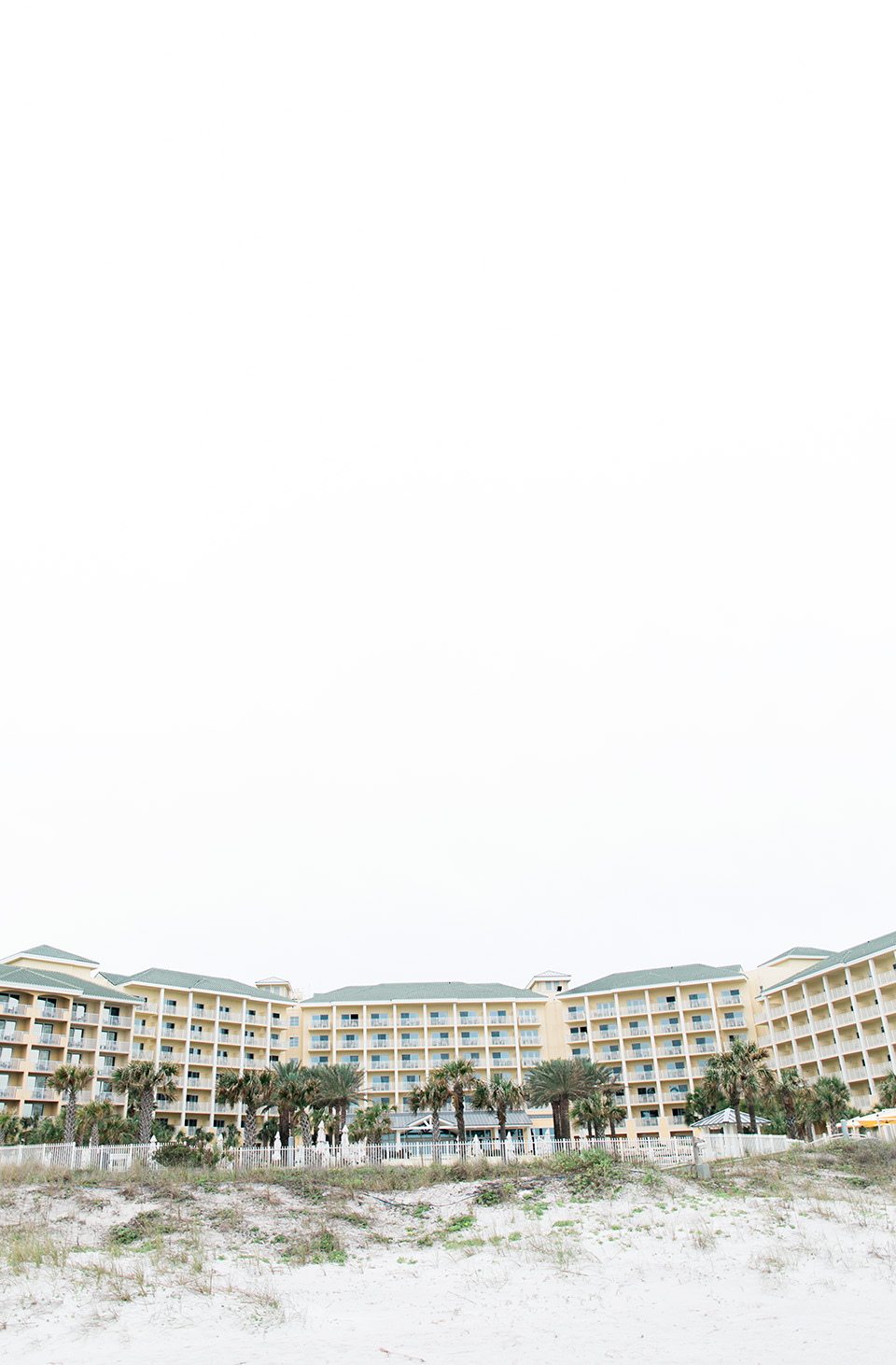 This is an image of the beachfront side of the Omni Amelia Island Plantation Resort. 