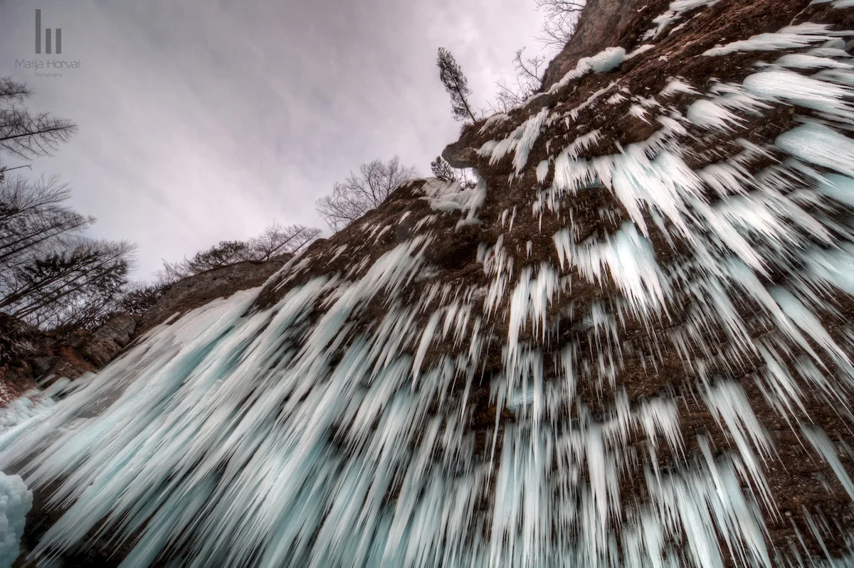 icy-waterfall-pericnik_02.jpg