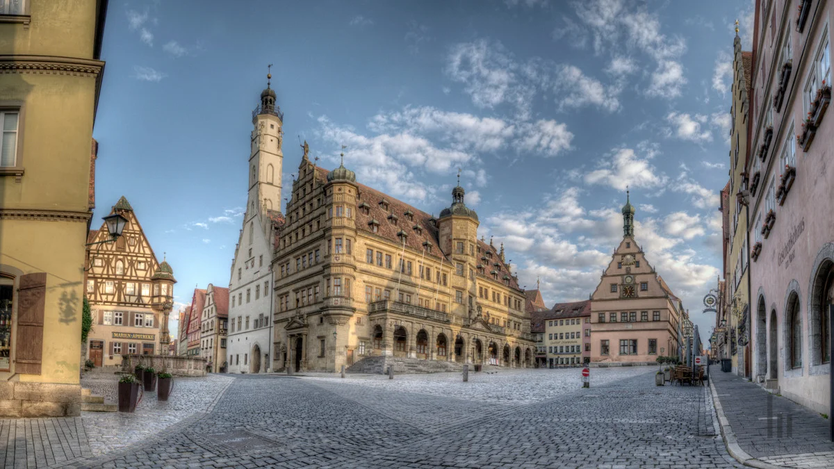 rothenburg-rathaus-panorama.jpg
