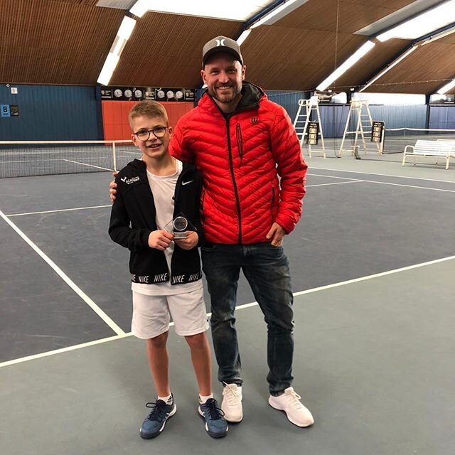 Herzlichen Gl&uuml;ckwunsch Til zum 3. Platz bei den hessischen Meisterschaften. Ein super Turnier und ein tolles Ergebnis. Du kannst wirklich stolz auf deine Leistung sein. #teamwilson #wilsontennis #tennisschulewenger #dtb #htv #tennis #hessischeme