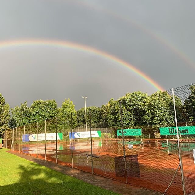 #rainbow #tcr&uuml;ckhand #rossdorf #tsow #tennis #tennistraining #team #teamwork #wilsontennis #teamwilson #wilsonfamily #dtb #htv