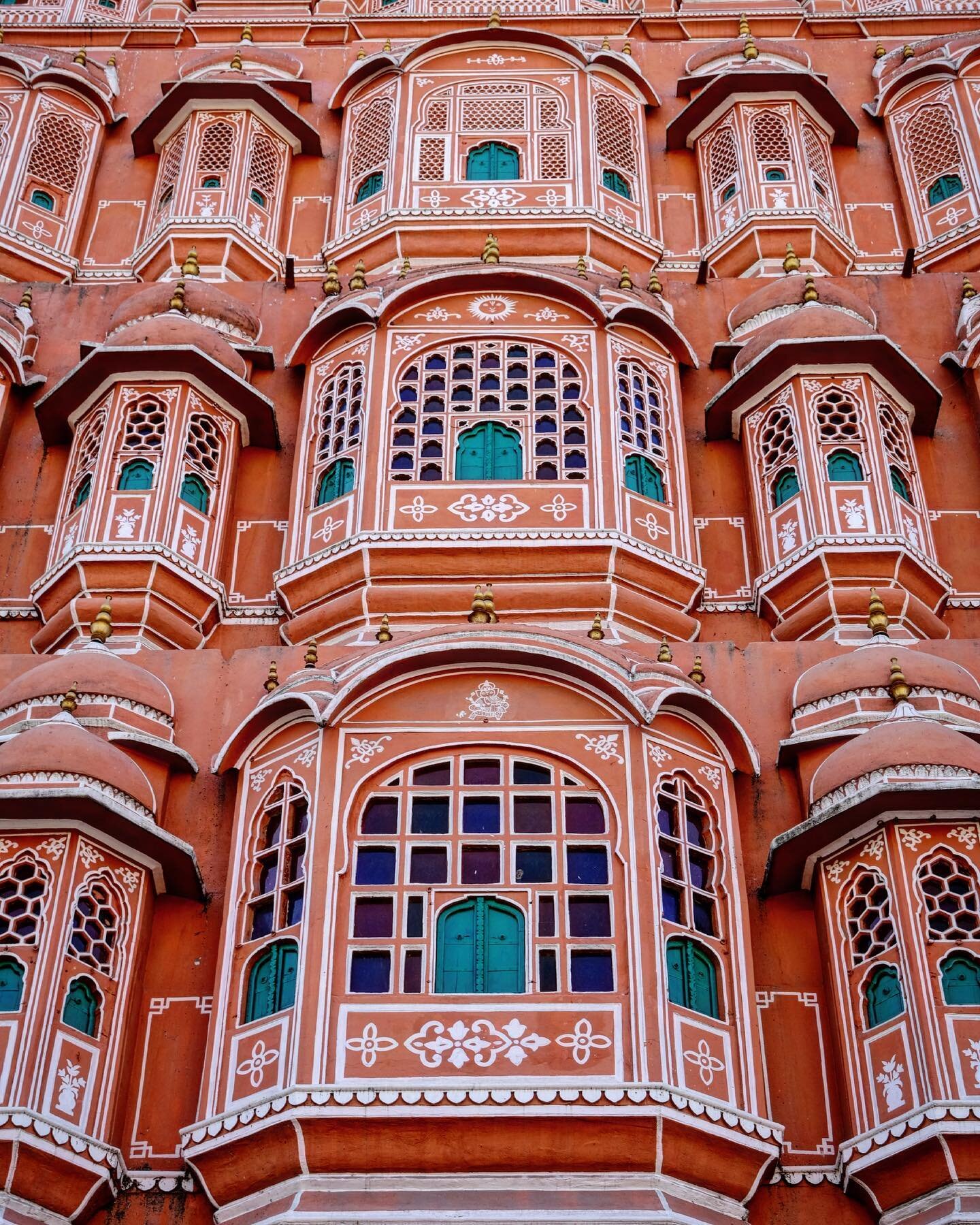 Day 368 of 365 | Jharokha windows, Hawa Mahal (Wind Palace) (1799), Jaipur, India

This pink sandstone palace in the middle of old Jaipur city is one of the most photogenic tourist stops &amp; on everyone's list! 

It's also the only building I know 