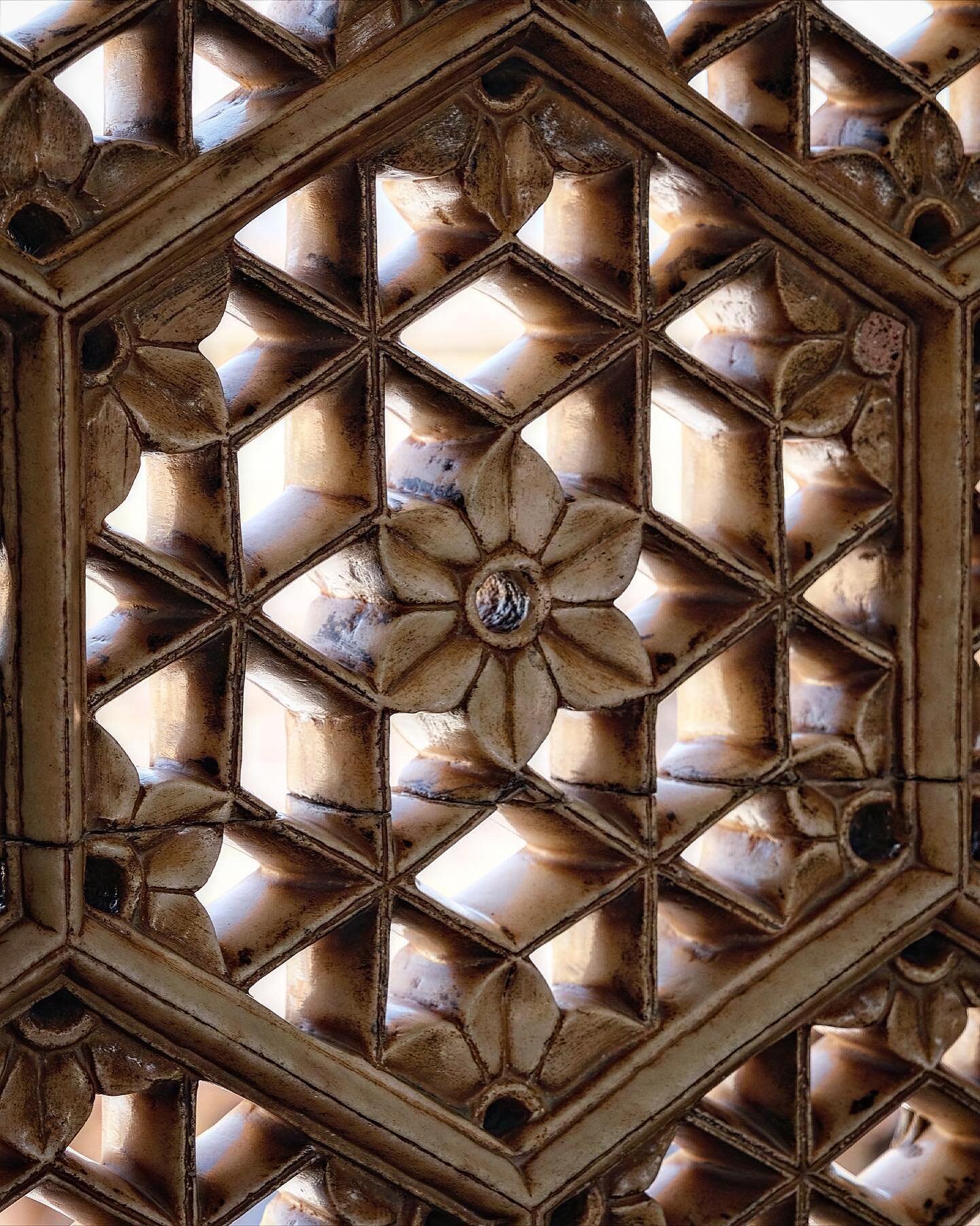 Day 367 of 365 | Marble Jali Screen, Amer Fort (1592), Jaipur, India

When you climb up to the second story of Amer Fort, you&rsquo;ll encounter some of the most beautiful and intricately carved marble Jali screens. These are the same screens you can