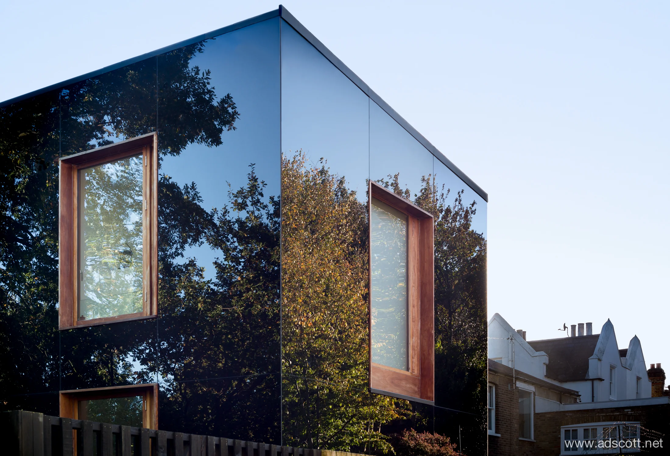 20141028-Tree_House_Ian_McChesney_03.jpg