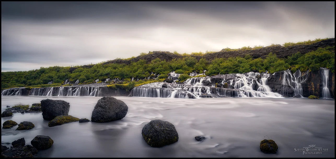Hraunfossar_pano_longexp_8.jpg