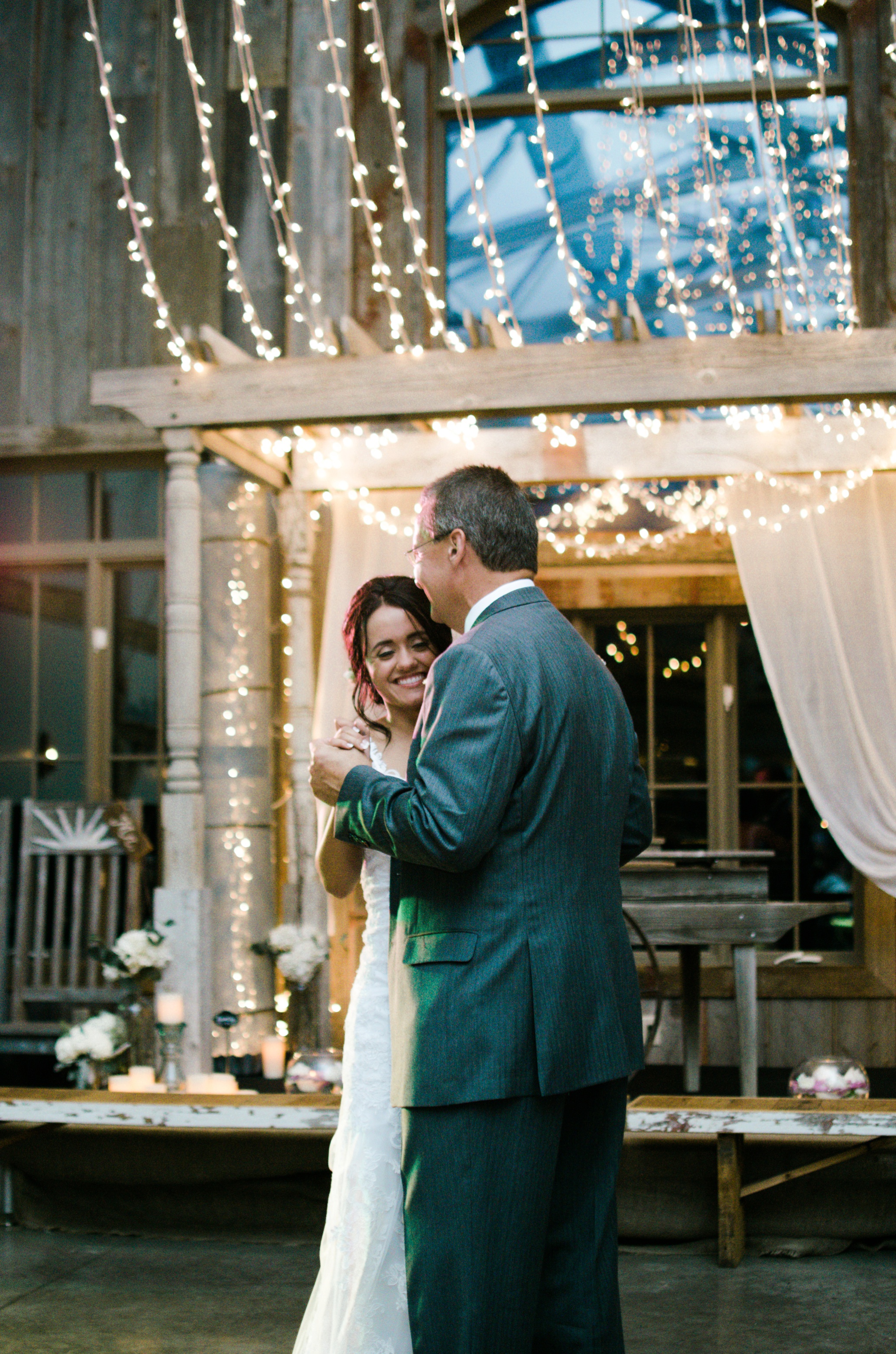 Barnes' Place Rustic Outdoor Wedding | Ali Leigh Photo Minneapolis Wedding Photographer_0175.jpg