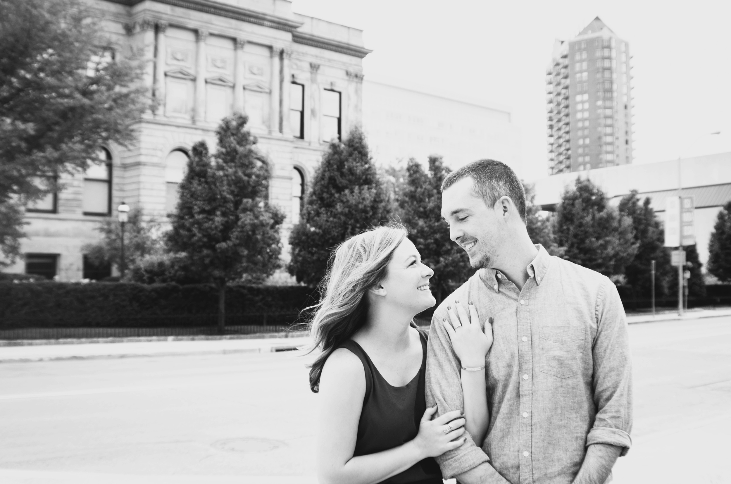 Downtown Des Moines Engagement | Minneapolis Wedding Photographer Ali Leigh Photo_0424.jpg