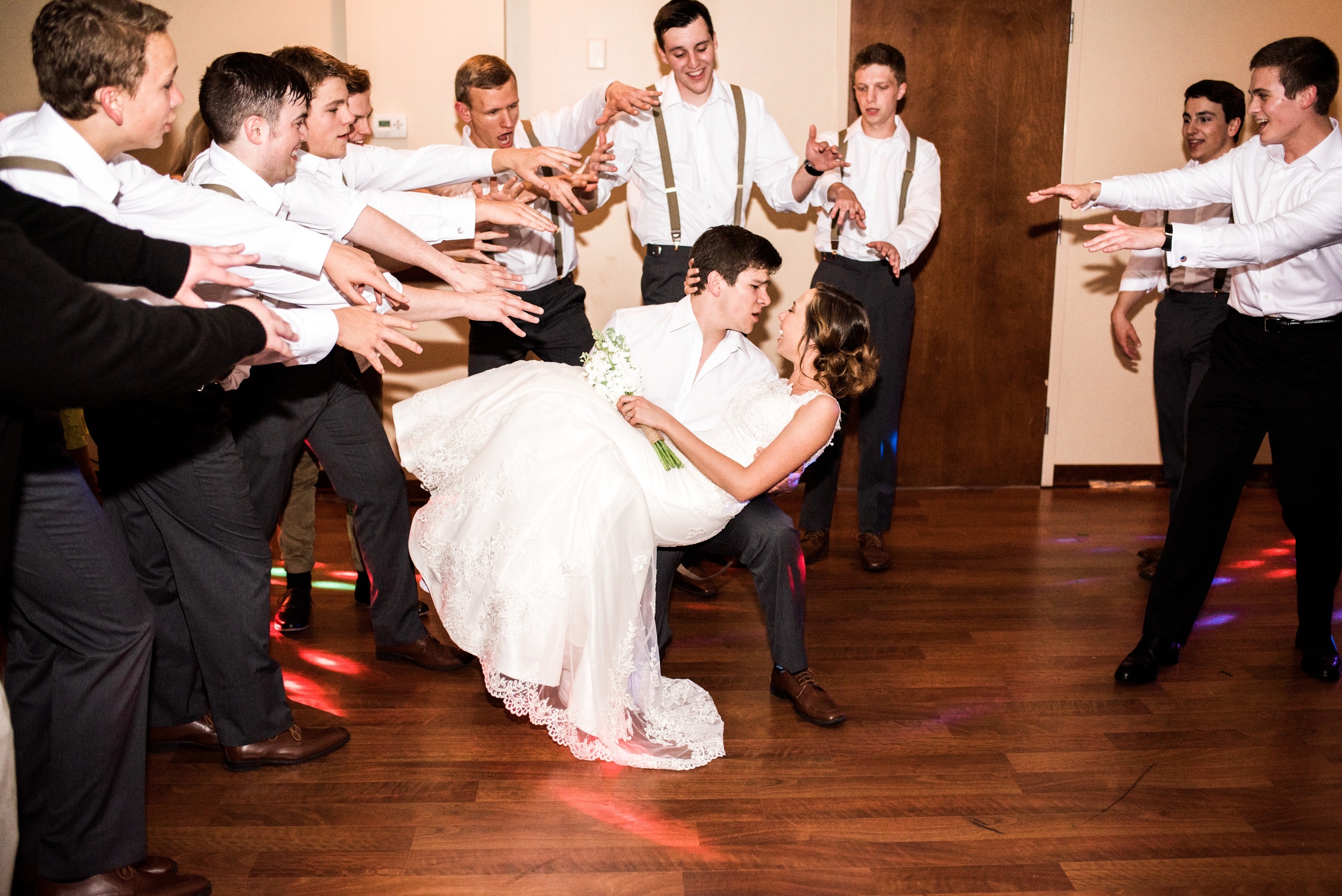 Pleasant Hill Des Moines Wedding Photographer_2209.jpg