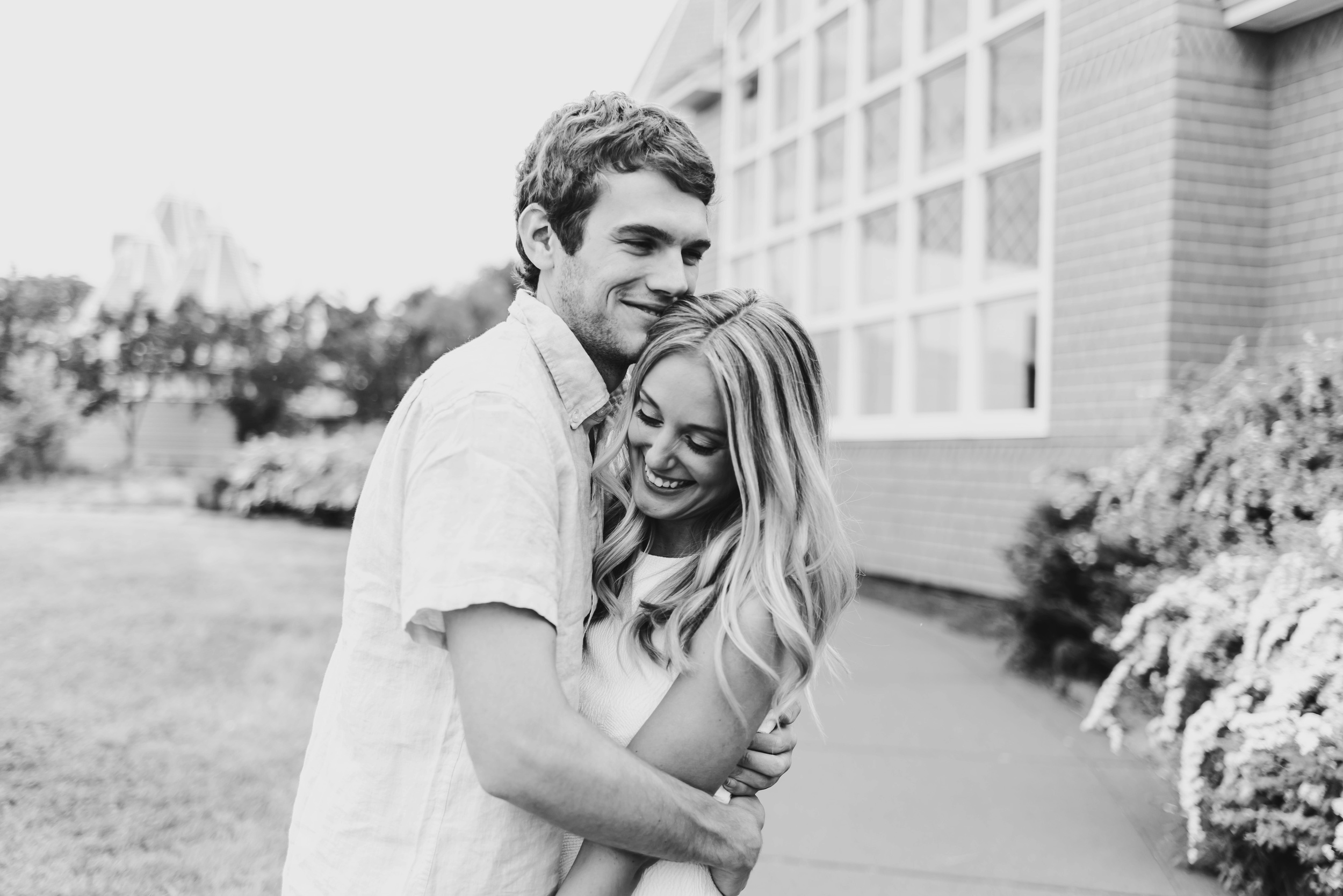 Lake Harriet Minneapolis Engagement Photographer_3149.jpg