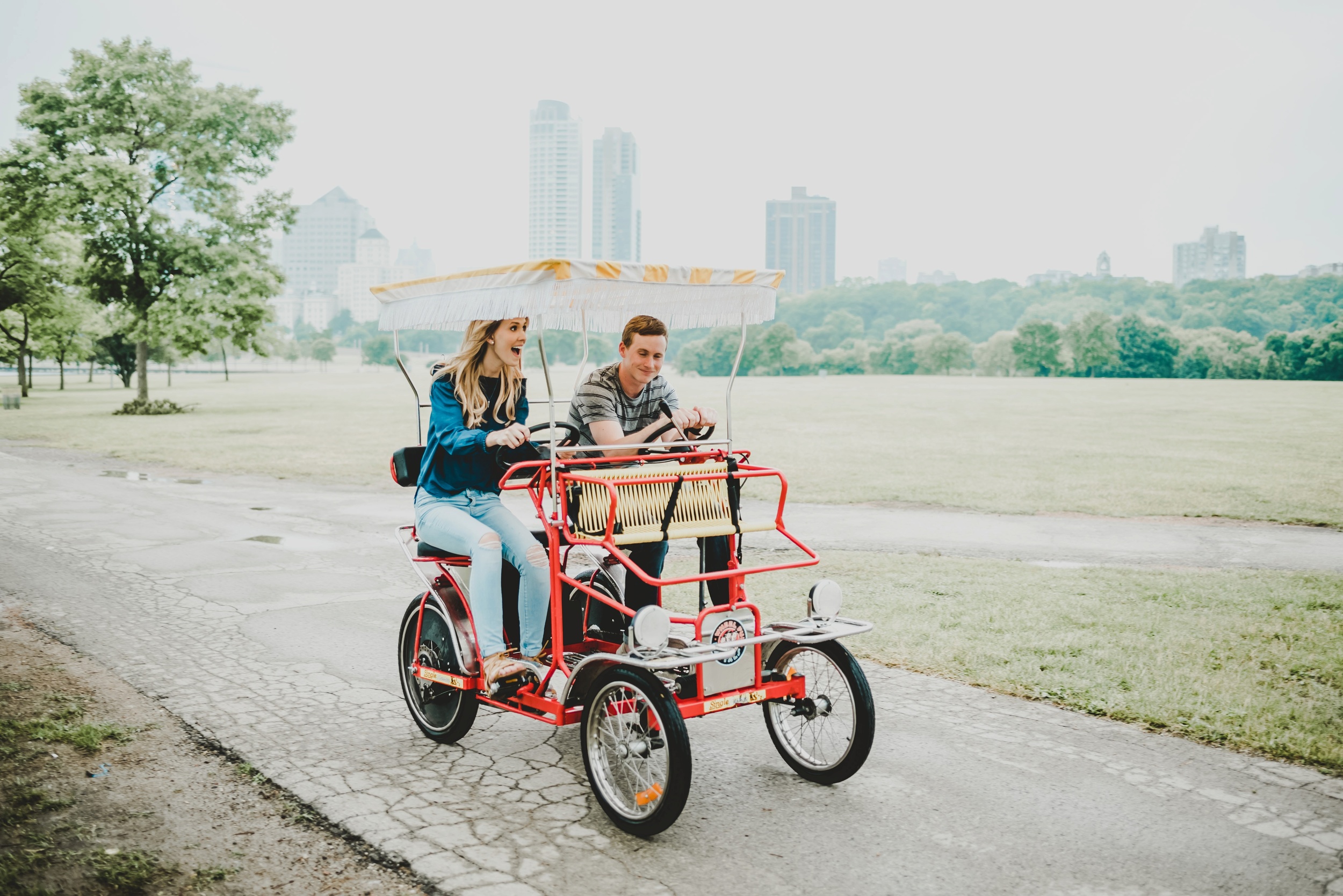 Downtown Milwaukee Engagement Photographer_3619.jpg