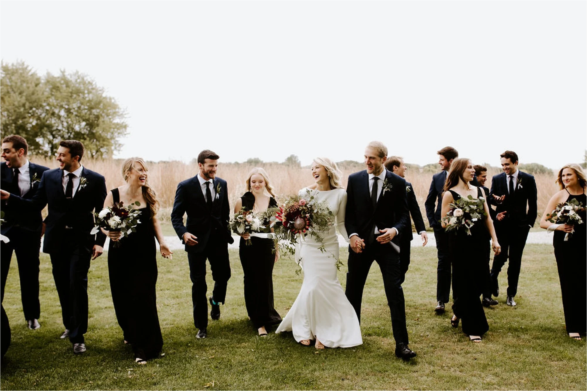 Minnesota Outdoor Family Farm Wedding Photographer_3827.jpg