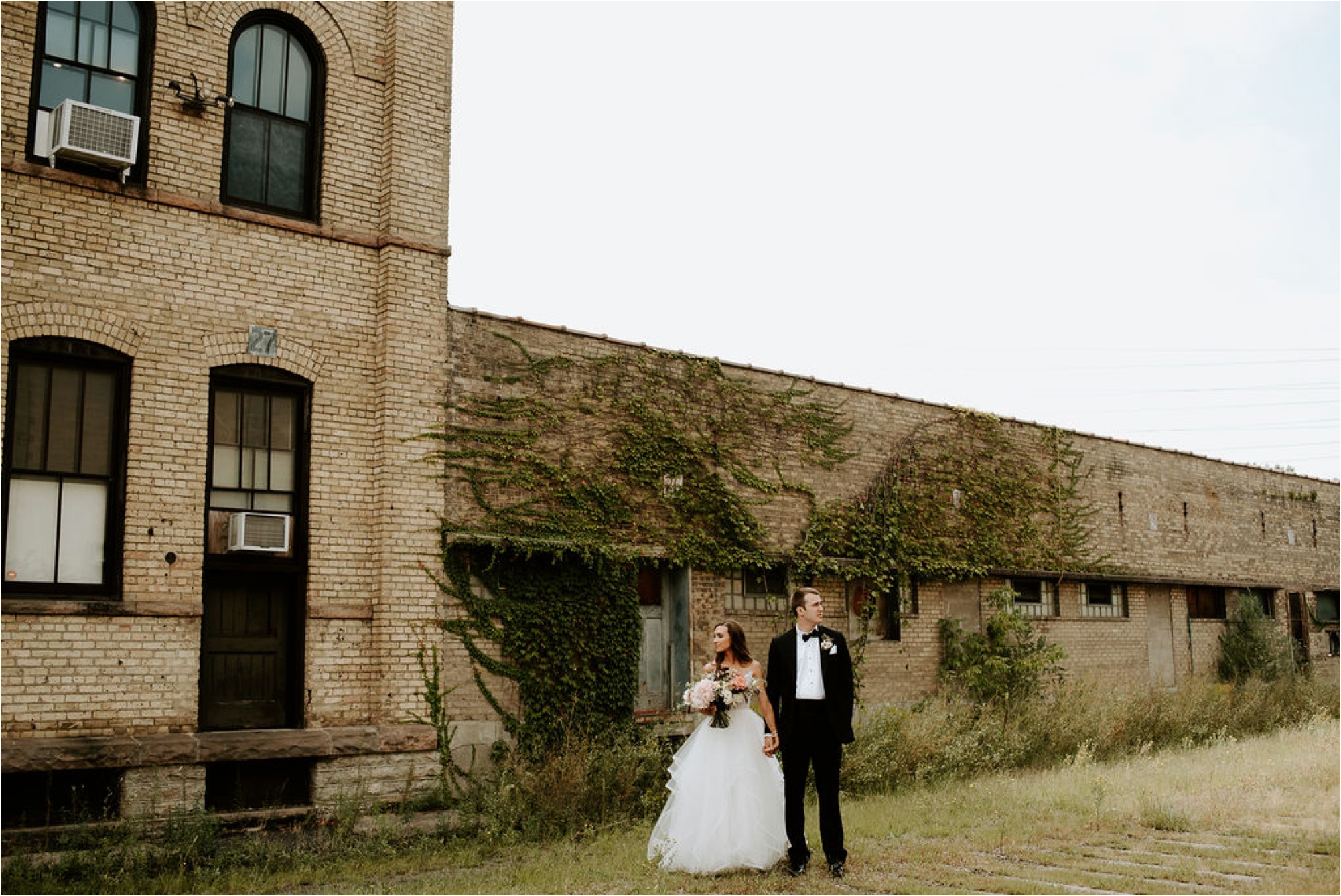 Solar Arts Building Minneapolis Wedding Photographer_3940.jpg