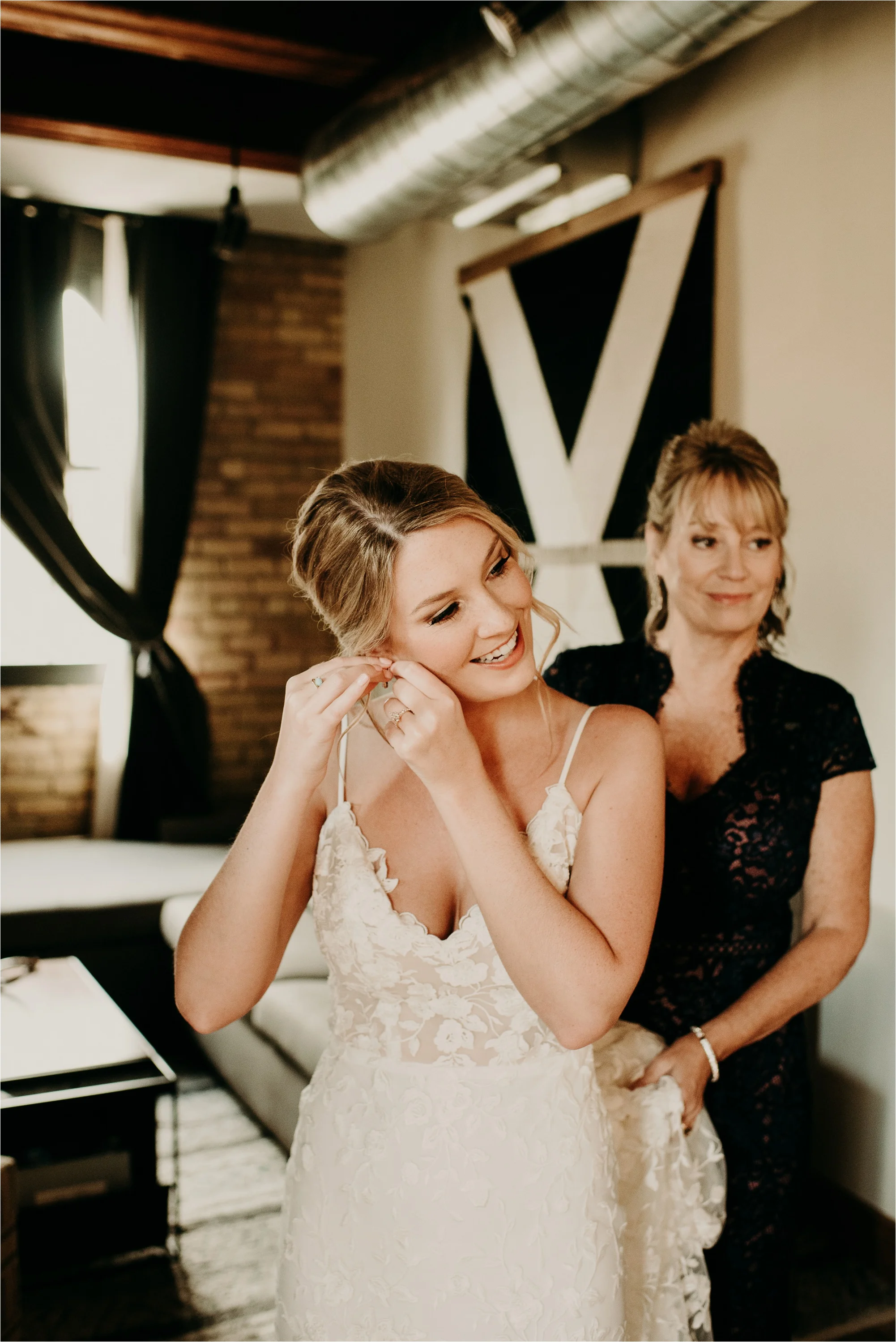 Aria North Loop Minneapolis Wedding Photographer_4602.jpg