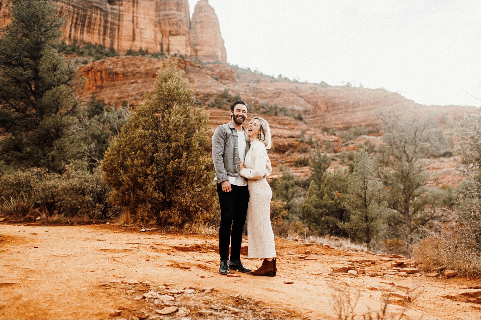 engagement photos in arizona outfit inspiration for engaged couple 