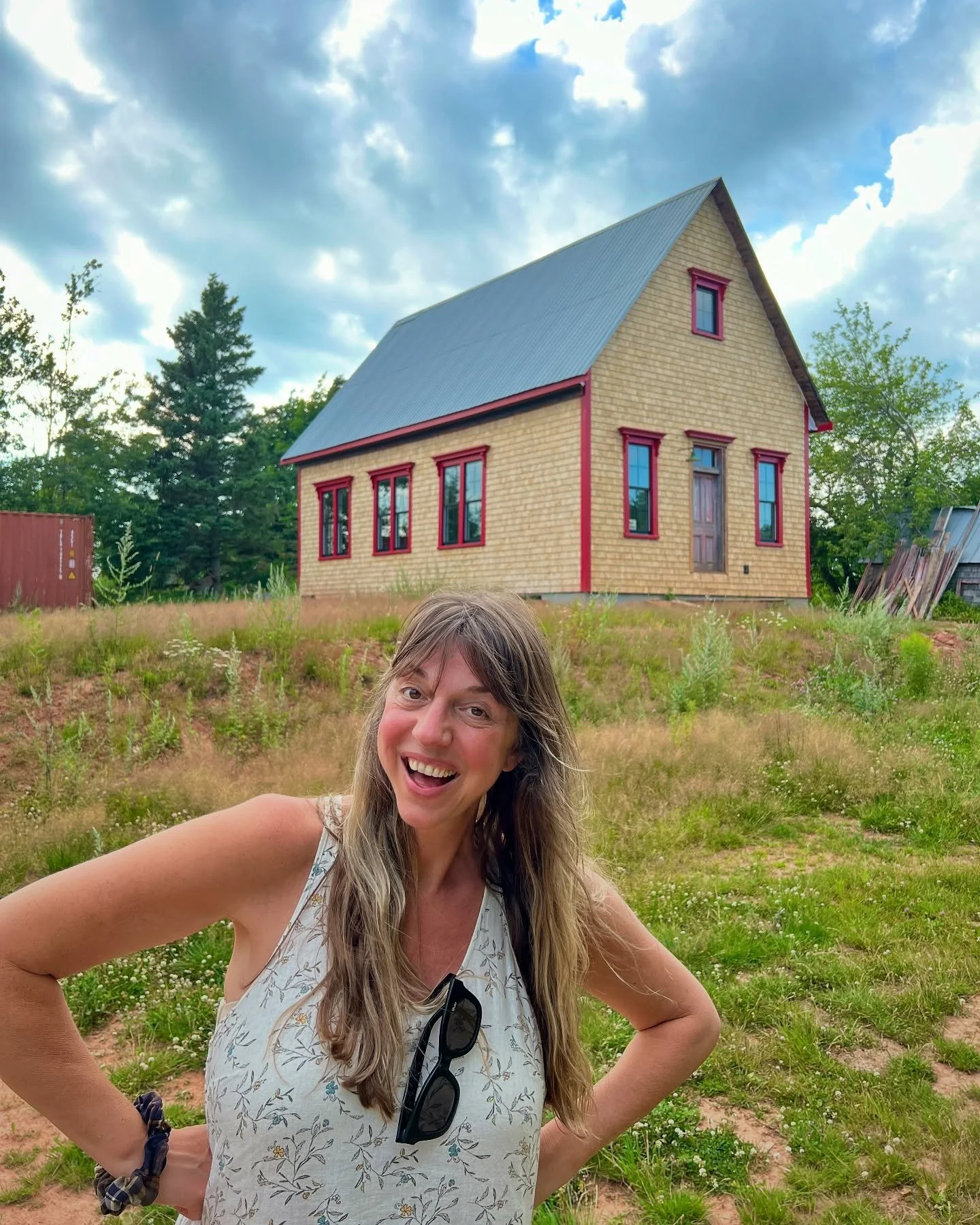 Stopped by to see an old friend yesterday 

2025 ➡️ 2014 (the year I started @thegirlfromaway in this old school house)
