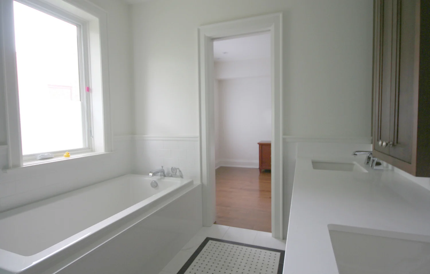MOORE PARK _Ensuite  6A.jpg
