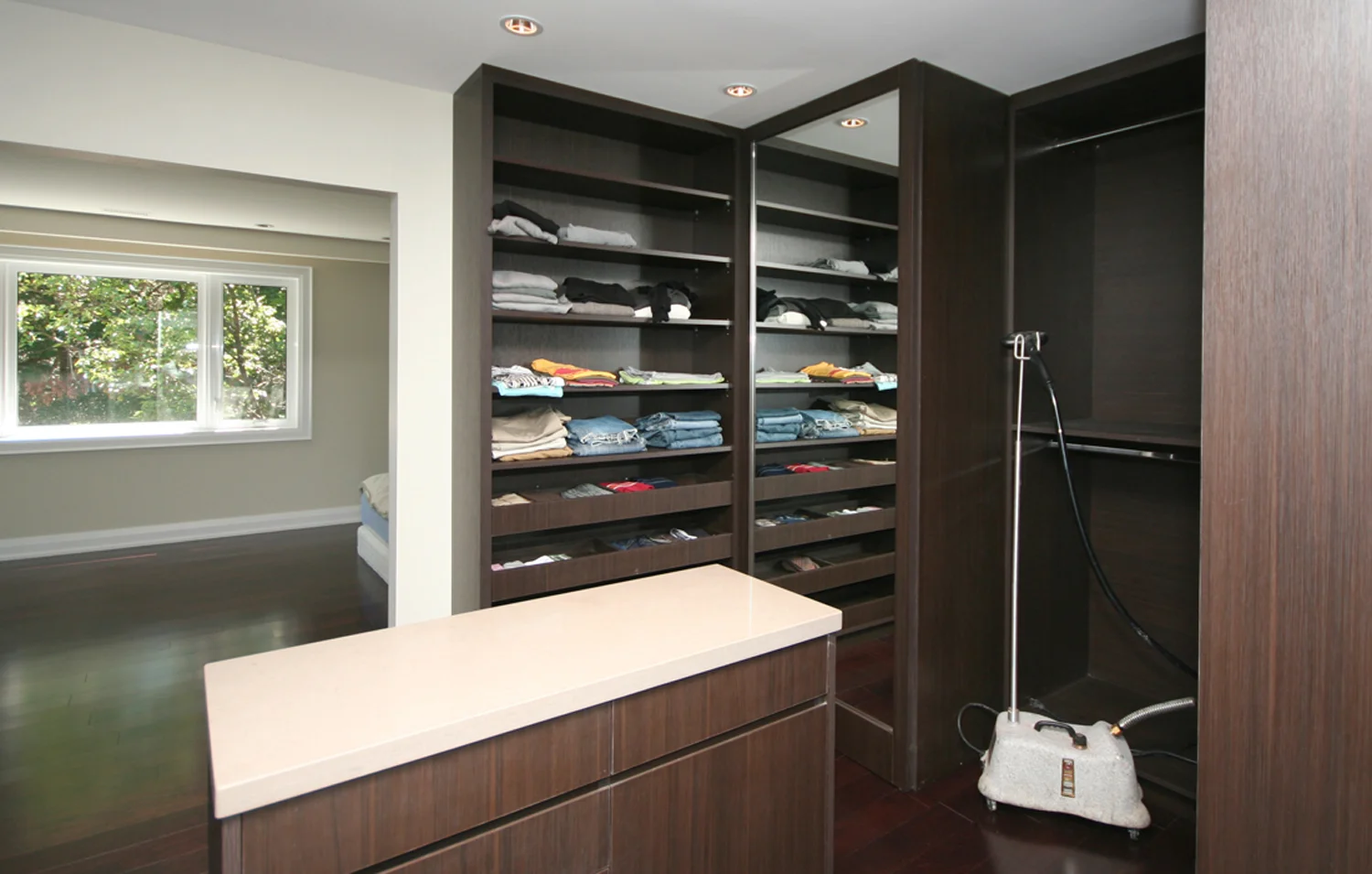 VAUGHAN_master closet 3 080512.jpg
