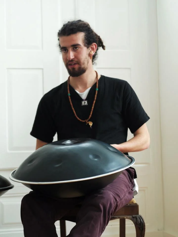 Kabeção (músico professor, ''handpan'': construtor, tocador)