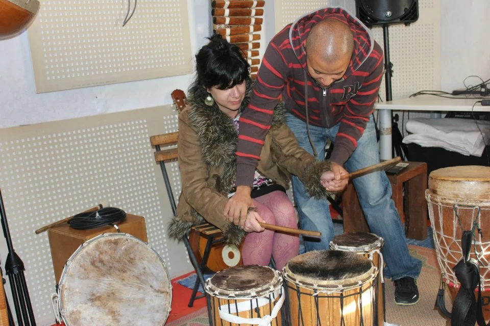 Kula (percussionista, formador, construtor)