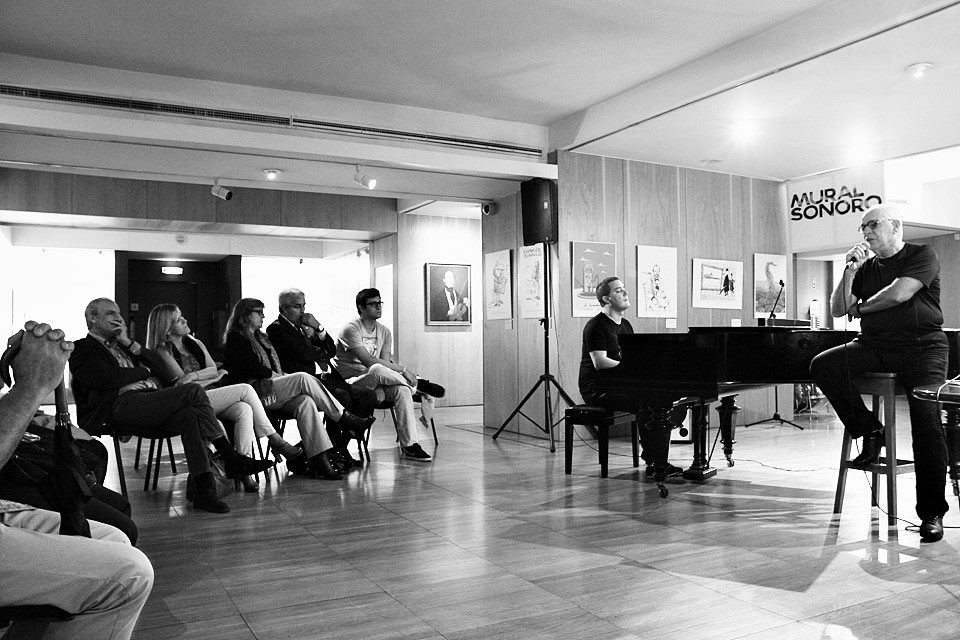 Victor Zamora (piano), Paulo de Carvalho (voz)