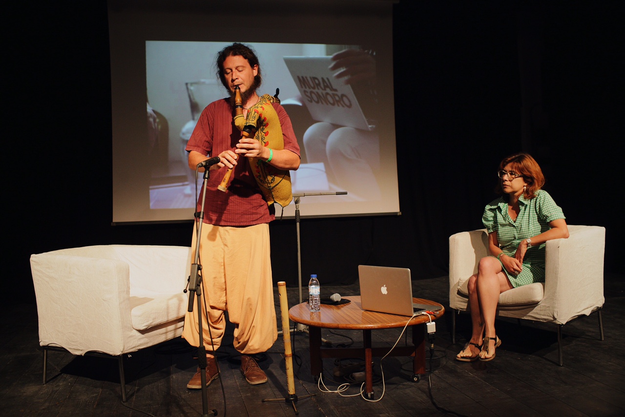 CONVERSA AO CORRER DAS MÚSICAS - Criatura (Ricardo Coelho (flautas, gaita de foles e percussões várias) - Auditório de Cem Soldos - 16 de Agosto de 2015 Fotos: Carlos Manuel Martins