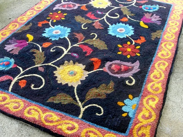 This 6" x 8" beauty was designed by Katherine Porter and hooked by Shirley Hairston. It took Shirley a year to hook and it will grace her living room floor.