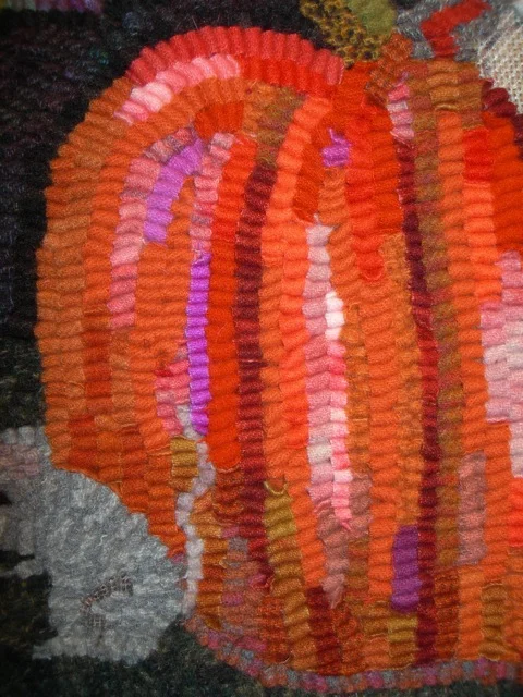 A close up of the many pumpkin colors used.