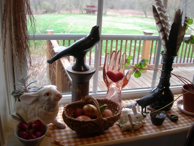 Whatever the season, frogs and crows are part of the display.