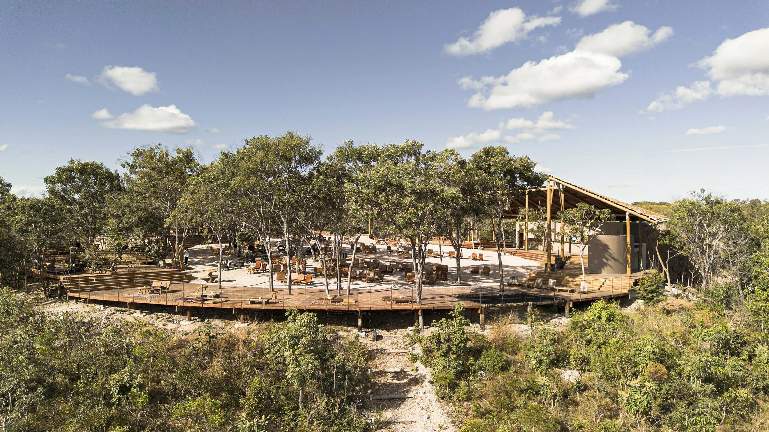 Organic Architecture | Eco travel | eco hotel | landscape hotel | nature hotel | nature destination | room and wild | Chapada dos Veadeiros | Brazil Hotel | Experiential travel | Alan Chu | Mirante de São Jorge