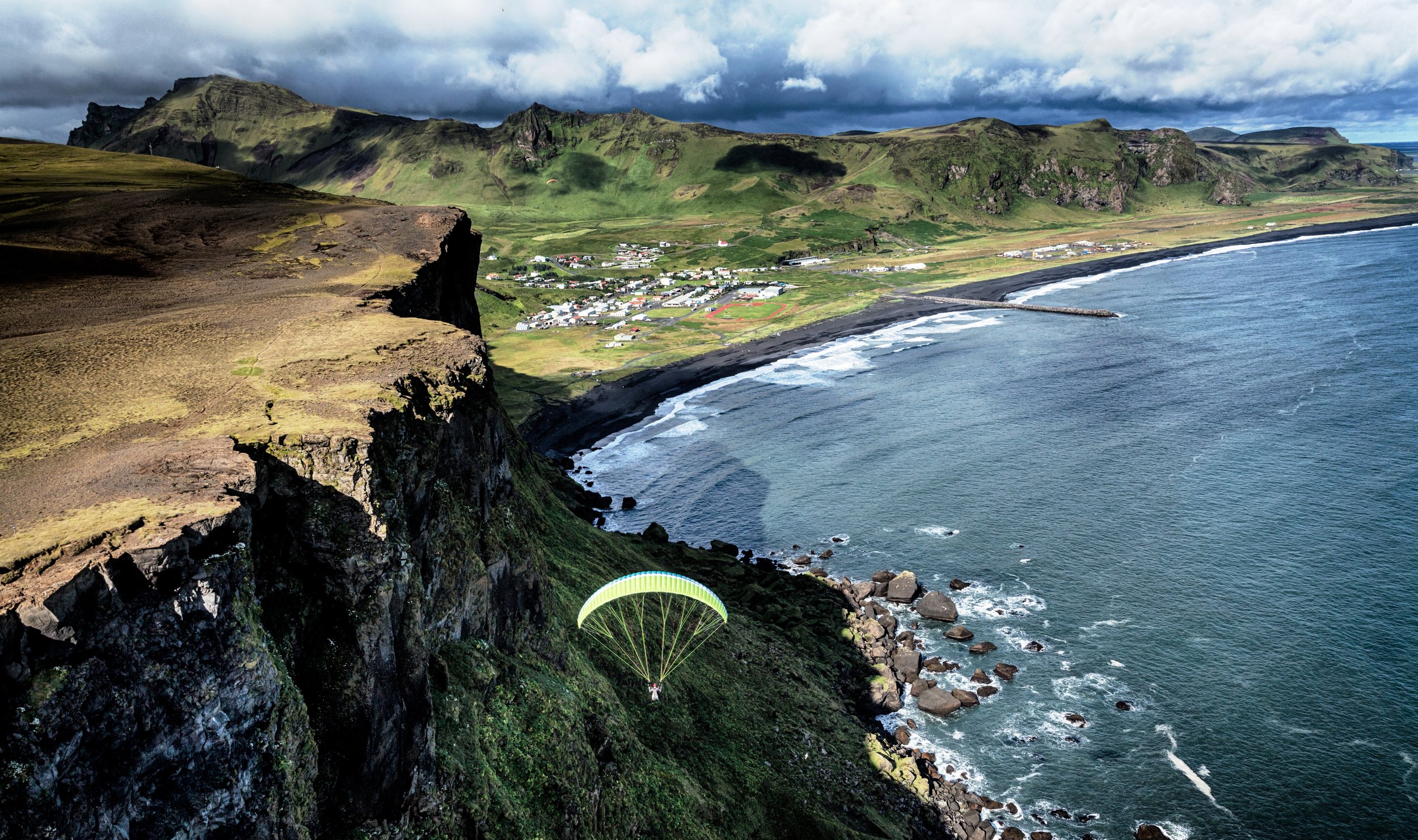 Paragliding_South_Iceland.jpg
