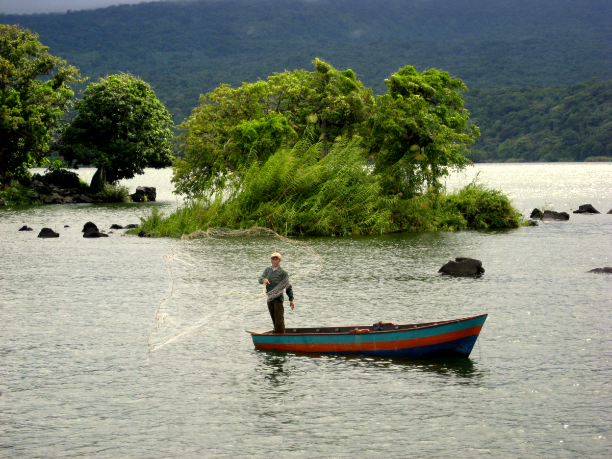 Isleta El Espino local fisherman as seen from Isleta El Espino.jpg