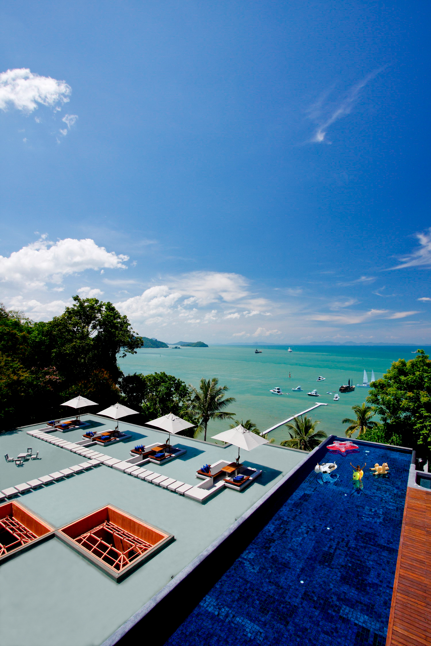 da404-03_Phuket-Restaurant-Baba-Poolclub-Top10-Restaurants-Phuket-Thailand.jpg