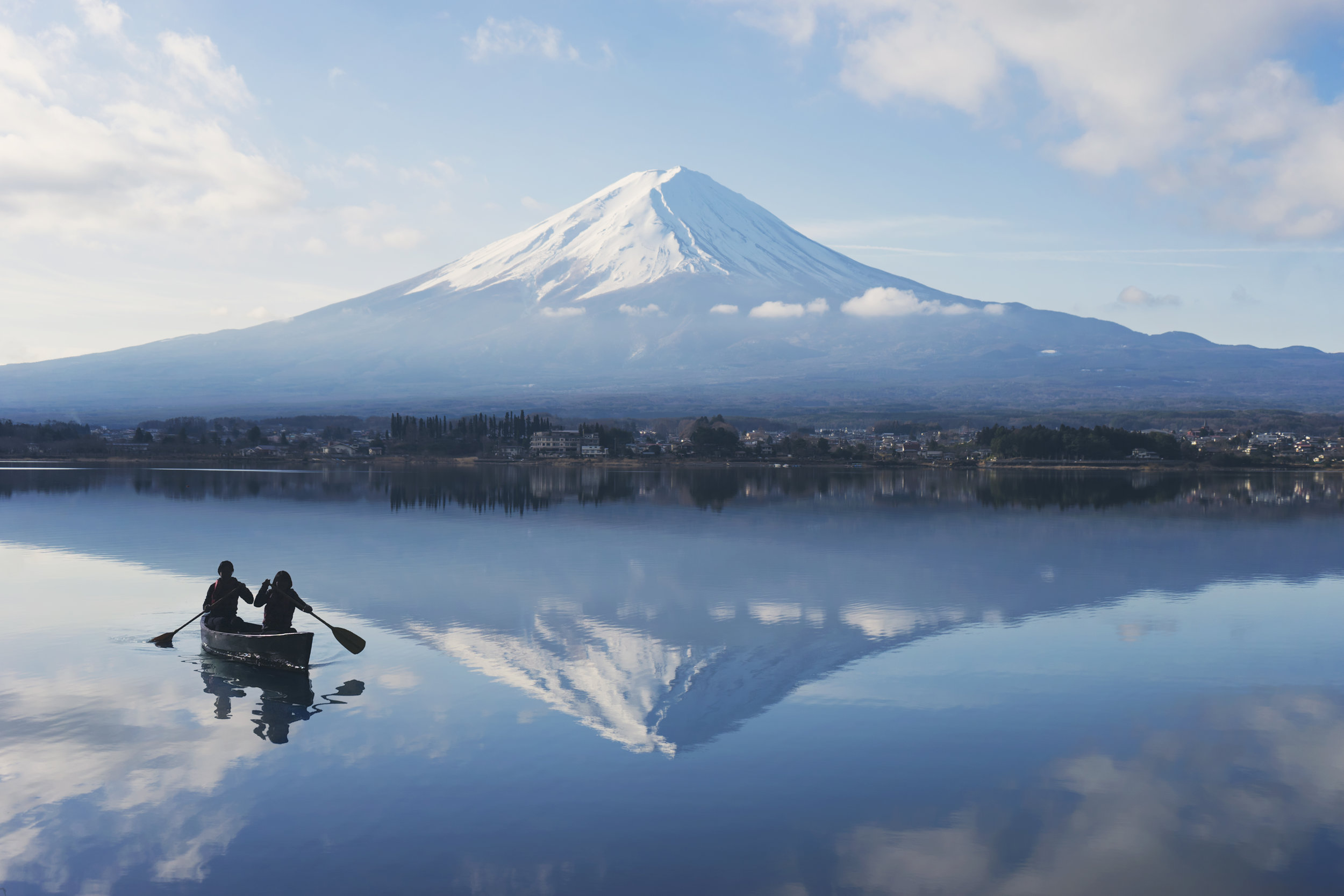 HOSHINOYA Fuji Activity Morning Canoe.jpg