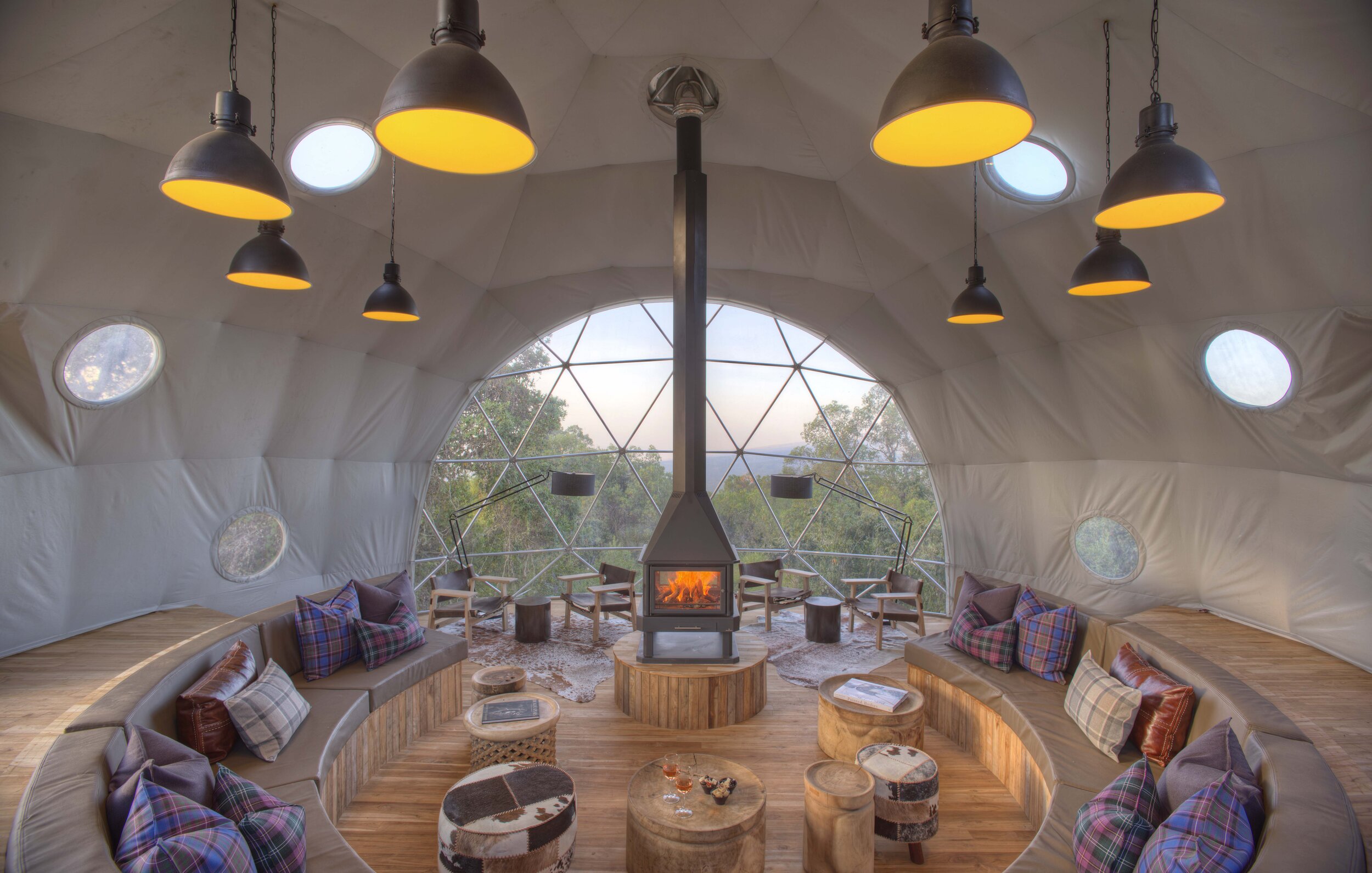 The-Highlands-lounge-dome-evening.jpg