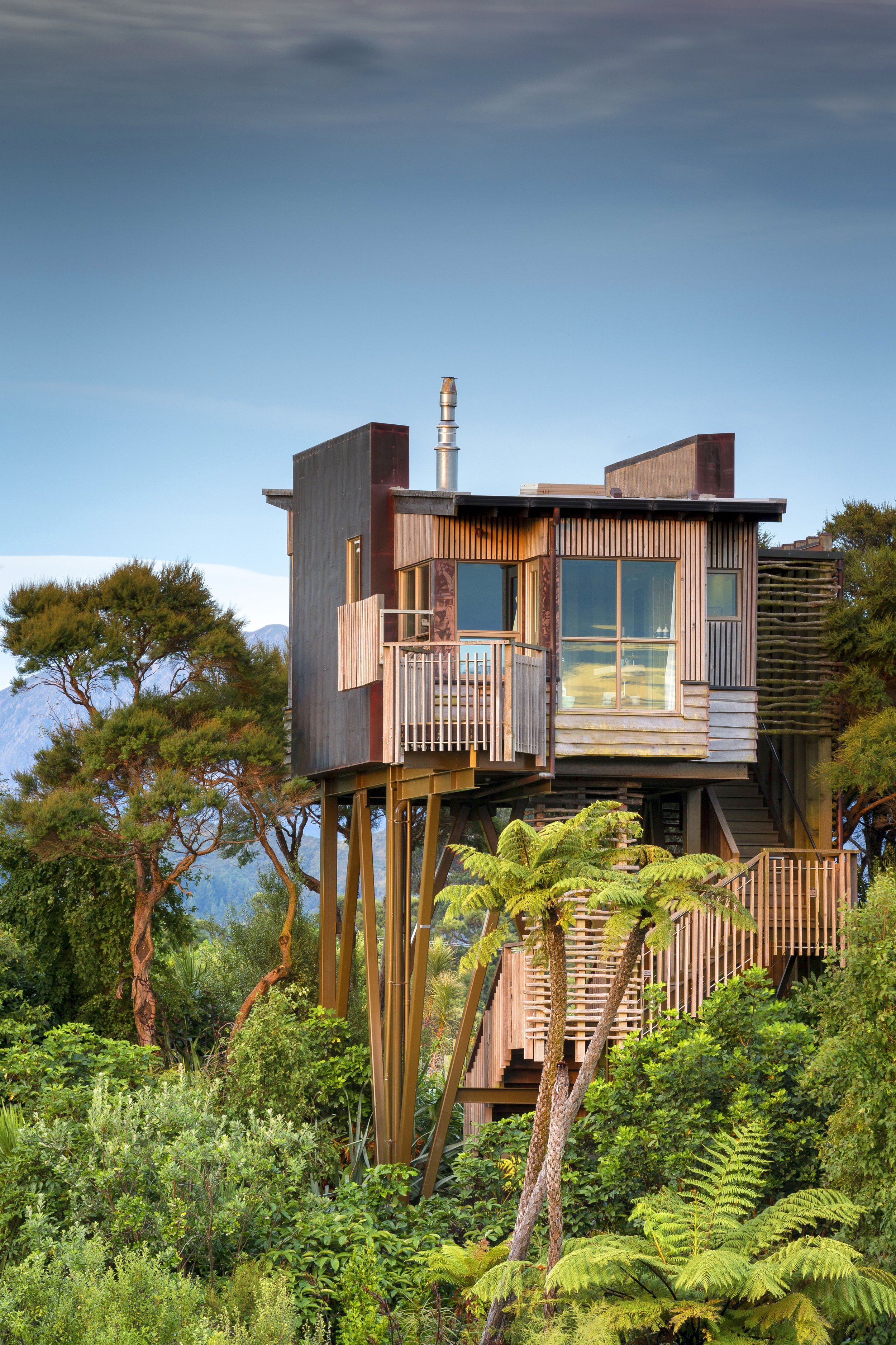 New Zealand Hotel | Hapuku Lodge and Treehouses