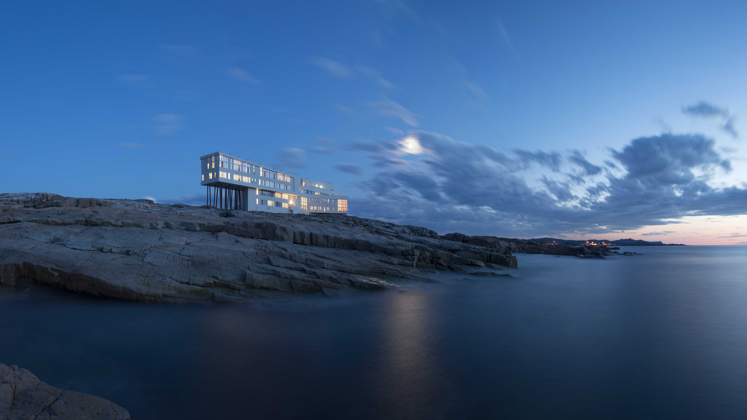 Island inn. Фого Айленд. Fogo Island Inn. Отель Фого Айленд. Отель « Fogo Island Inn», Newfoundland.