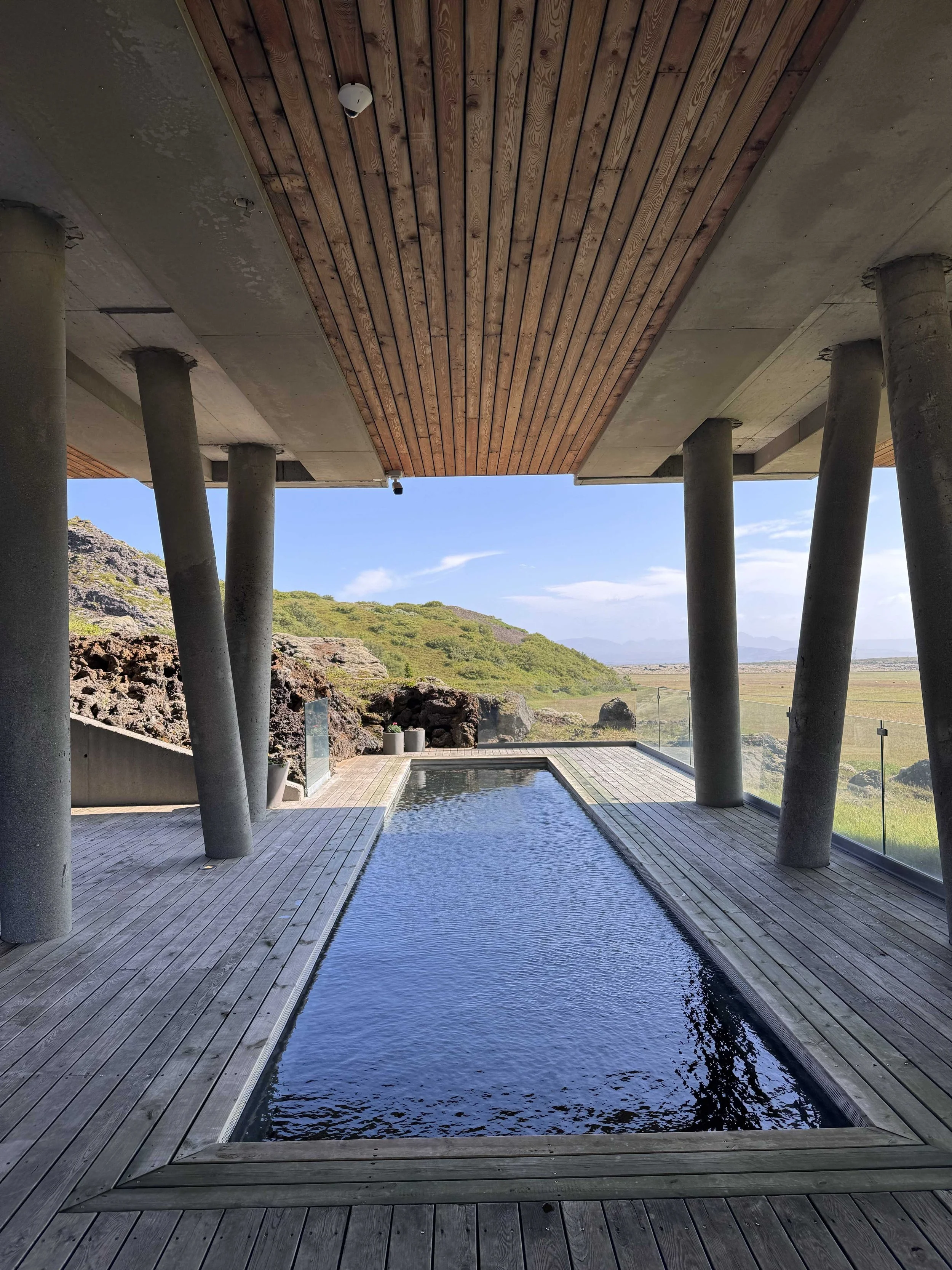 Iceland hotel | iceland luxury hotel | landscape hotel | nature hotel | room and wild | gulfoss waterfall | geisir | ion adventure hotel