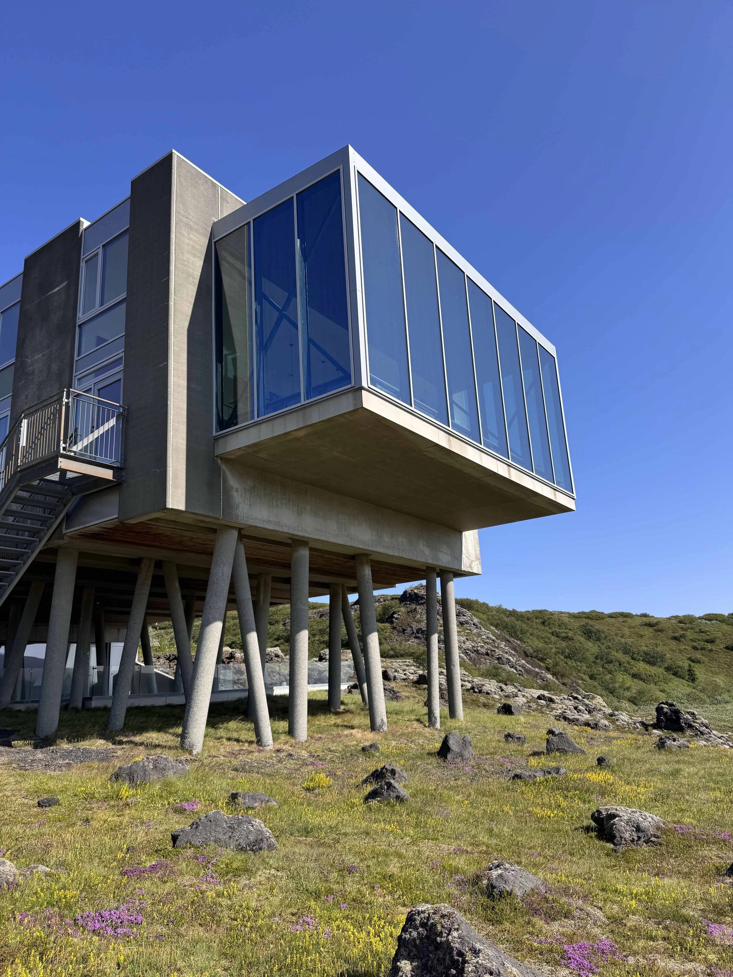 Iceland hotel | iceland luxury hotel | landscape hotel | nature hotel | room and wild | gulfoss waterfall | geisir | ion adventure hotel
