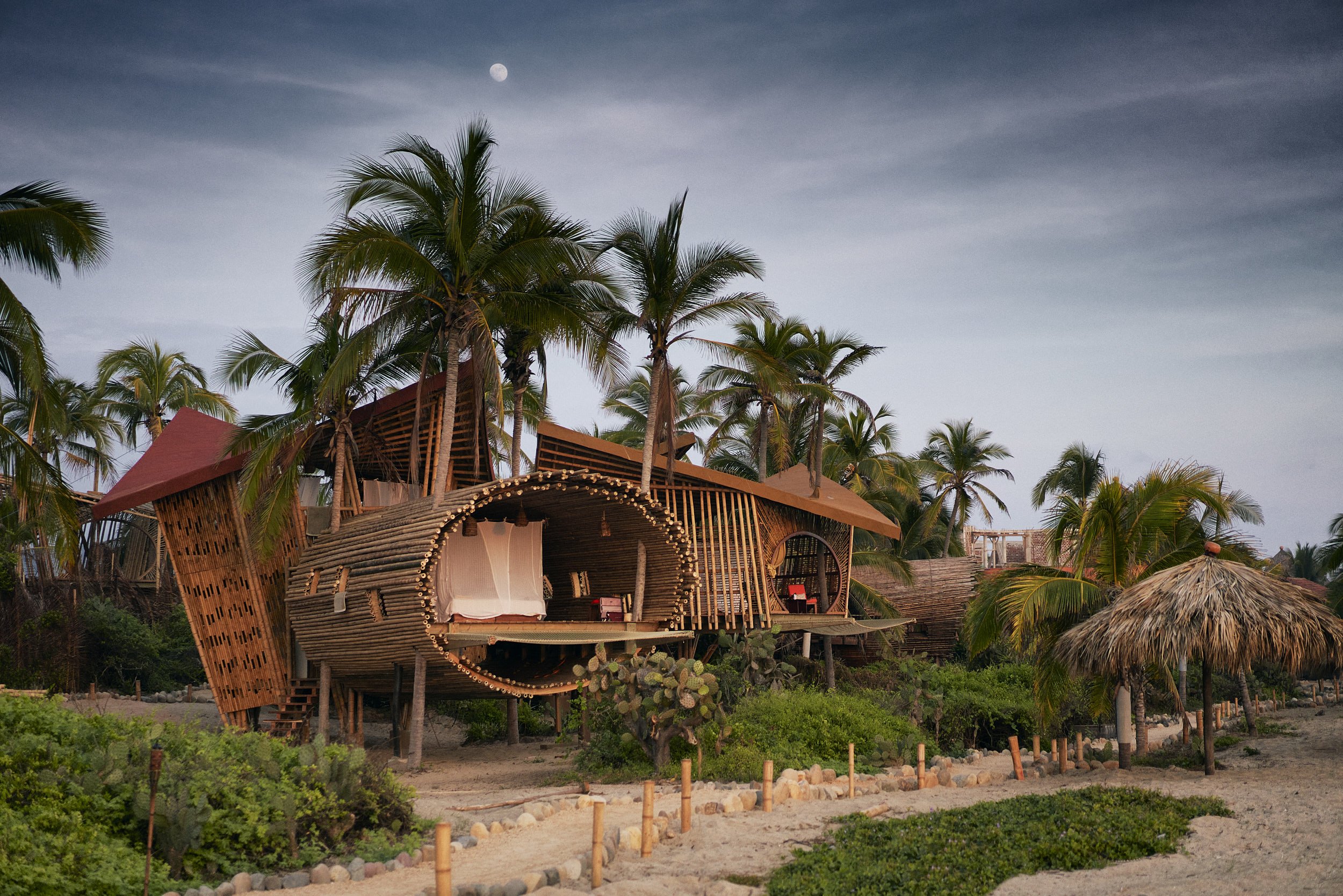  Mexico Beach Hotels | organic architecture | treehouse | Eco travel | eco luxury hotel | adventure hotel | landscape hotel | nature hotel | nature destination | room and wild | Playa Viva