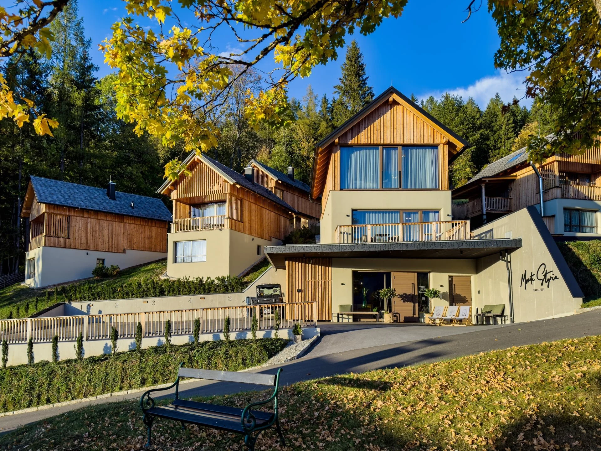 Alpine Hotel | Austria Hotel | Eco travel | eco hotel | adventure hotel | landscape hotel | nature hotel | nature destination | room and wild | Mariazell hotel | Erlaufsee | chalet | Monte Styria 