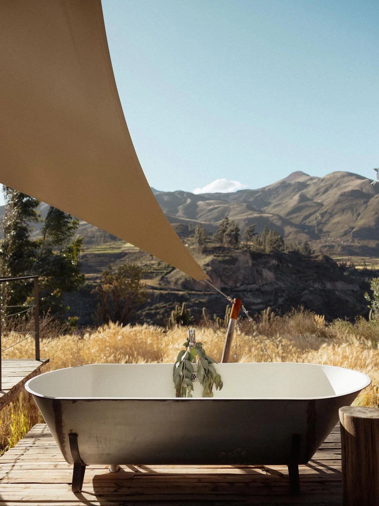 The Andean landscapes of southern Peru are defined by vast altitude, silence, and a sense of scale that stretches beyond the horizon. Here, high plateaus meet volcanic peaks and open skies that shift rapidly from clear blue to heavy cloud and back ag