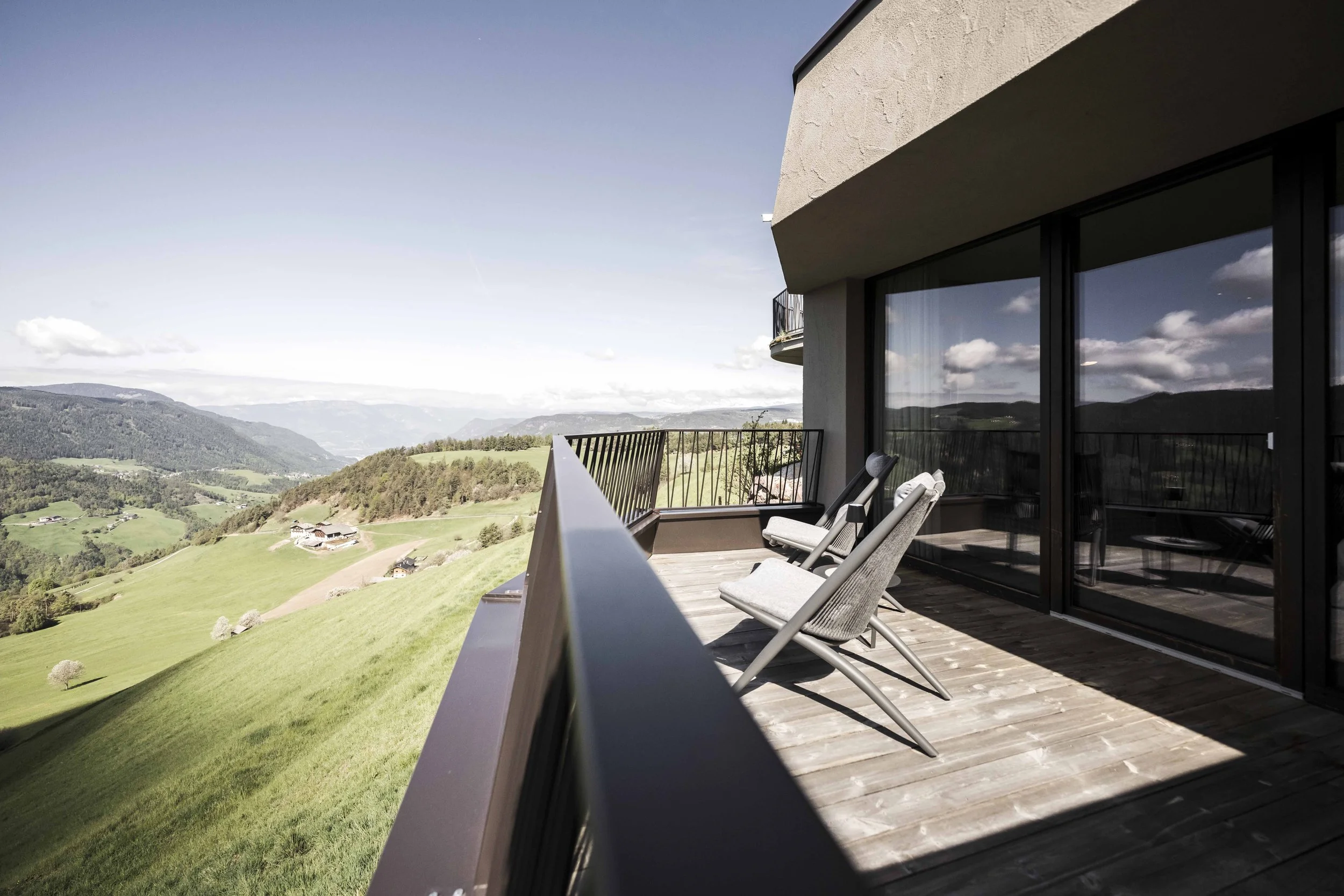 Dolomites Hotels | South Tyrol Hotels | Eco travel | eco hotel | landscape hotel | nature hotel | nature destination | room and wild | Schlern-Rosengarten | Alpe di Siusi | Lake Carezza | Gfell Hotel
