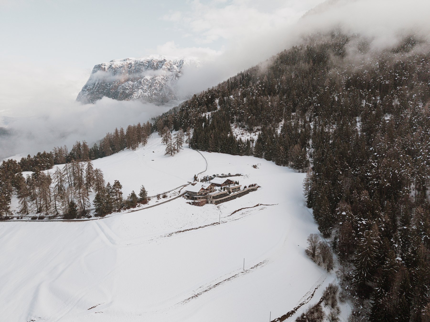 Dolomites Hotels | South Tyrol Hotels | Eco travel | eco hotel | landscape hotel | nature hotel | nature destination | room and wild | Schlern-Rosengarten | Alpe di Siusi | Lake Carezza | Gfell Hotel