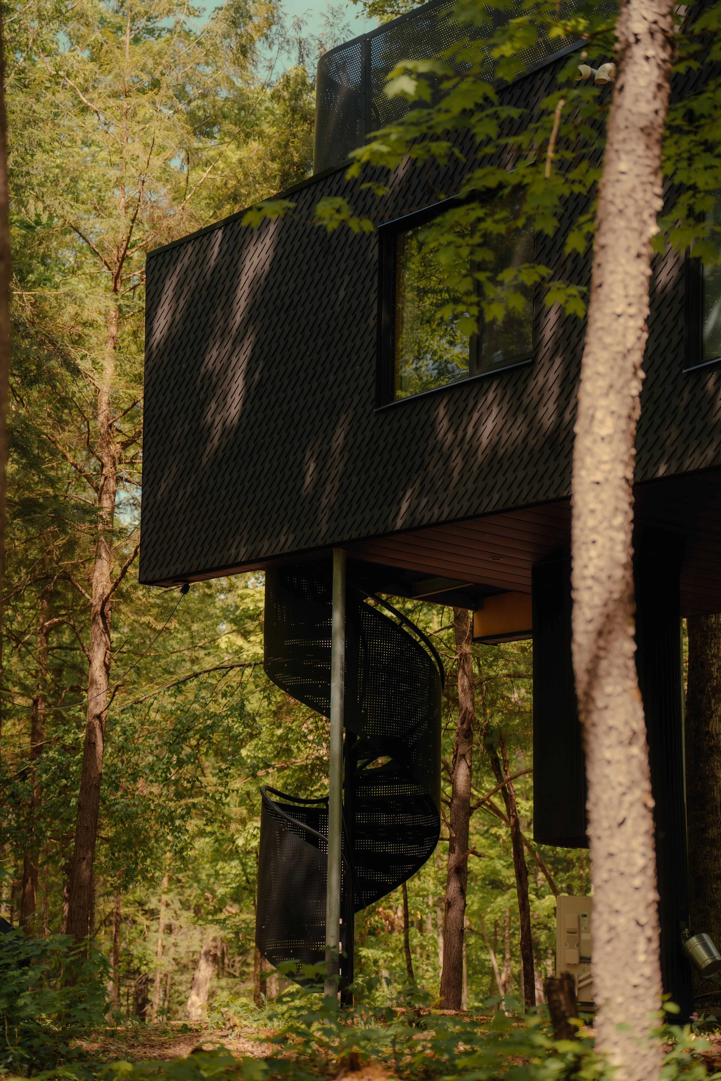 Treehouse Hotels | Canada Hotels | Eco travel | eco hotel | Slow travel | landscape hotel | nature hotel | nature destination | room and wild | Ontario boutique Hotel | Fort Treehouse Co.