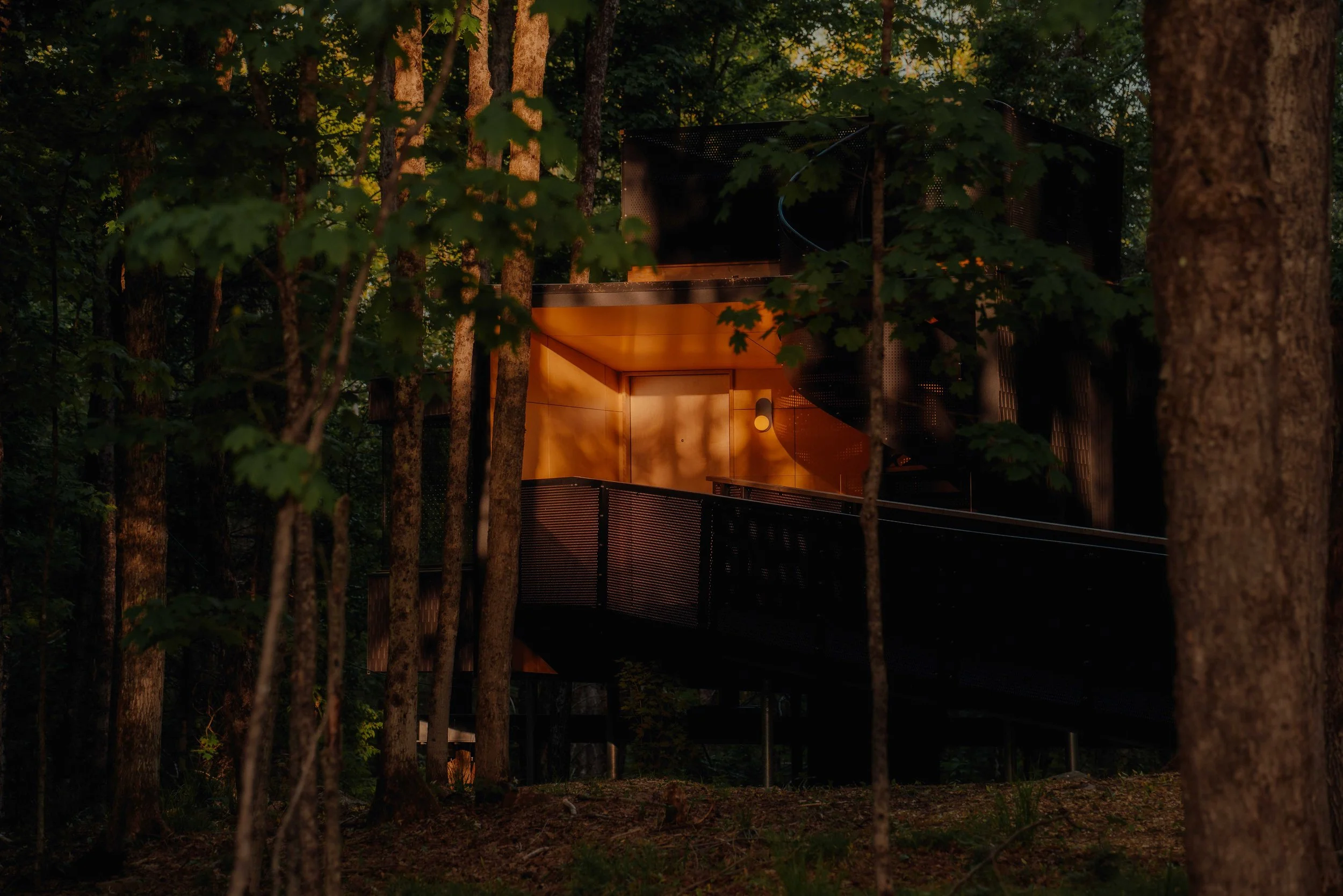 Treehouse Hotels | Canada Hotels | Eco travel | eco hotel | Slow travel | landscape hotel | nature hotel | nature destination | room and wild | Ontario boutique Hotel | Fort Treehouse Co.