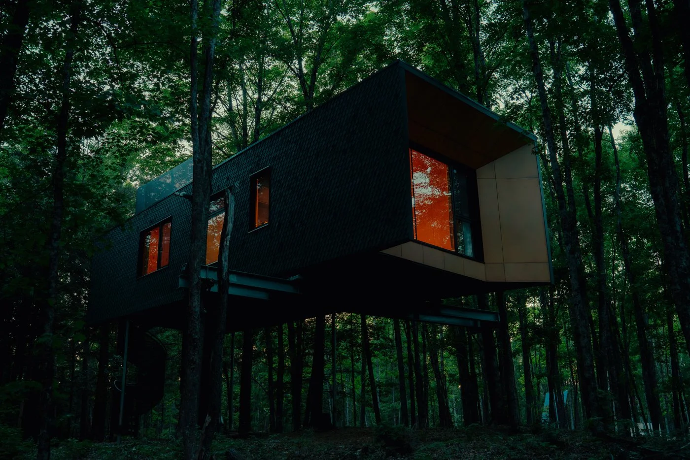 Treehouse Hotels | Canada Hotels | Eco travel | eco hotel | Slow travel | landscape hotel | nature hotel | nature destination | room and wild | Ontario boutique Hotel | Fort Treehouse Co.