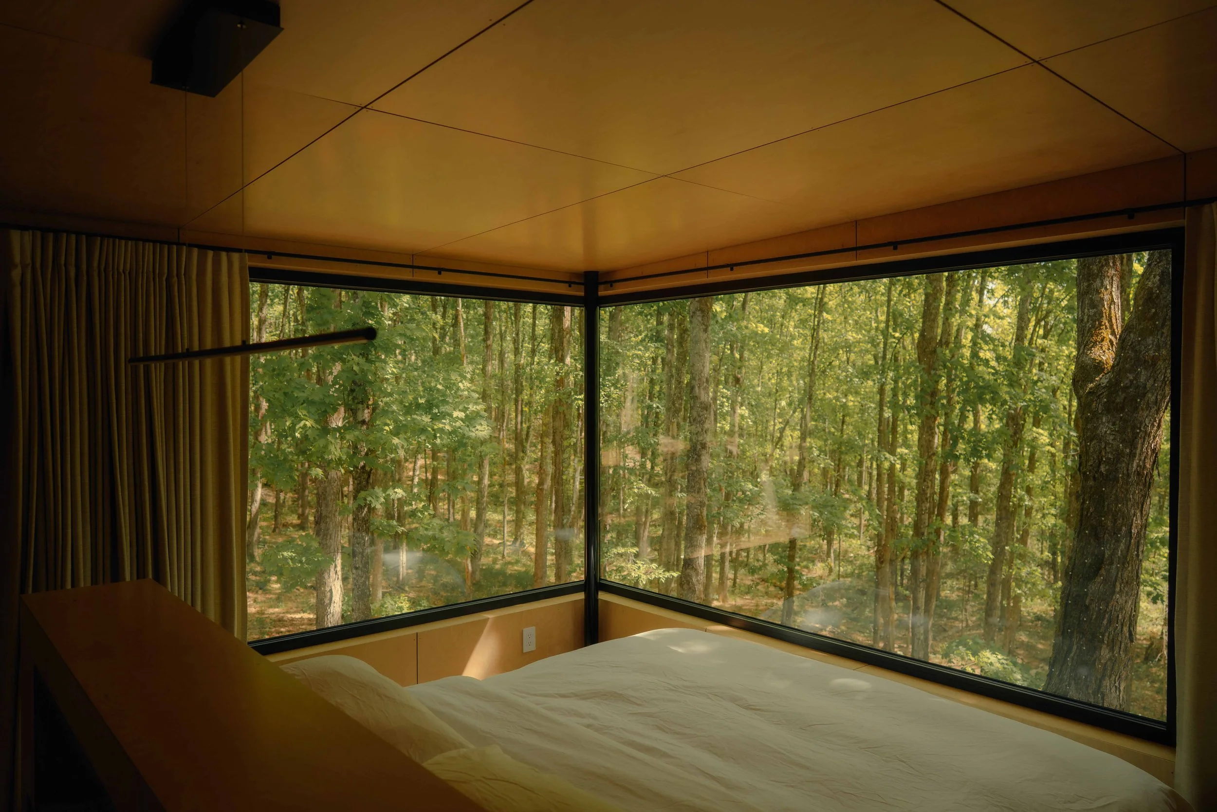 Treehouse Hotels | Canada Hotels | Eco travel | eco hotel | Slow travel | landscape hotel | nature hotel | nature destination | room and wild | Ontario boutique Hotel | Fort Treehouse Co.