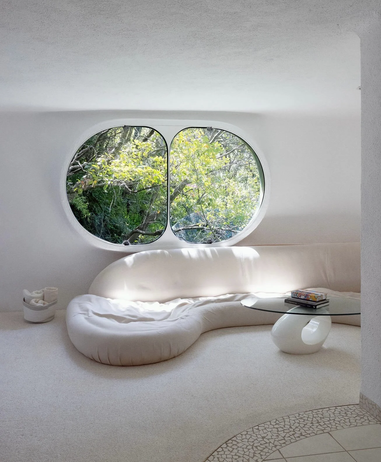 El Nido de Quetzalc&oacute;atl is hidden within a lush ravine in Naucalpan, just outside Mexico City, where native vegetation, caves, and volcanic terrain create a surprising oasis in the middle of the urban landscape. Designed to restore the site&rs