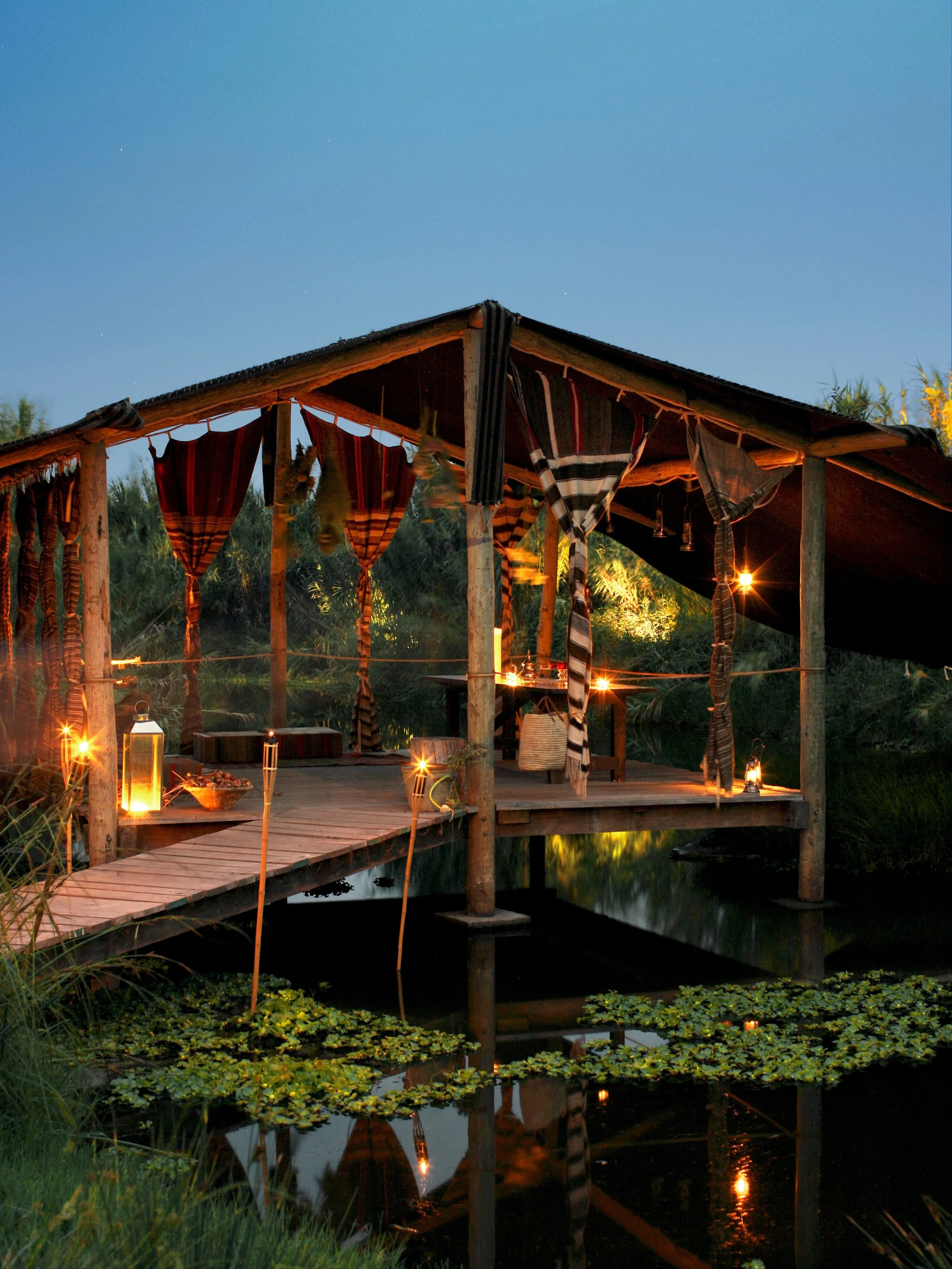 Tucked away along Portugal&rsquo;s wild silver coast near Santa Cruz, Areias do Seixo stands as a striking sanctuary where rugged sand dunes, pine forests, and the crashing Atlantic Ocean converge.

Its signature dining spaces, Areias do Seixo Restau
