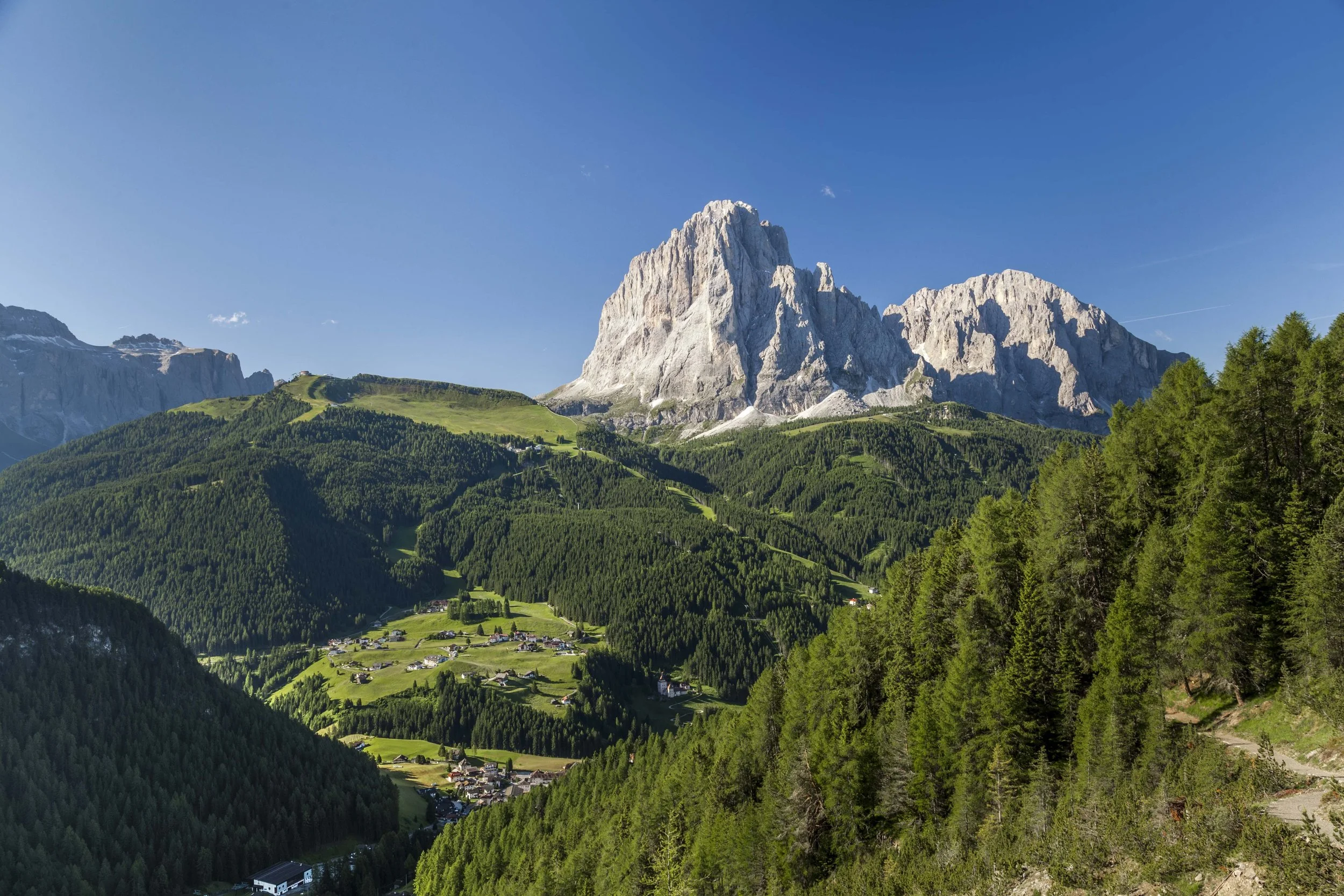 Italy Hotel | Ski Hotel | Val Gardena |  UNESCO | Eco travel | eco hotel | landscape hotel | nature hotel | nature destination | room and wild | Col Raiser Dolomites Hotel | Almhotel Col Raiser 